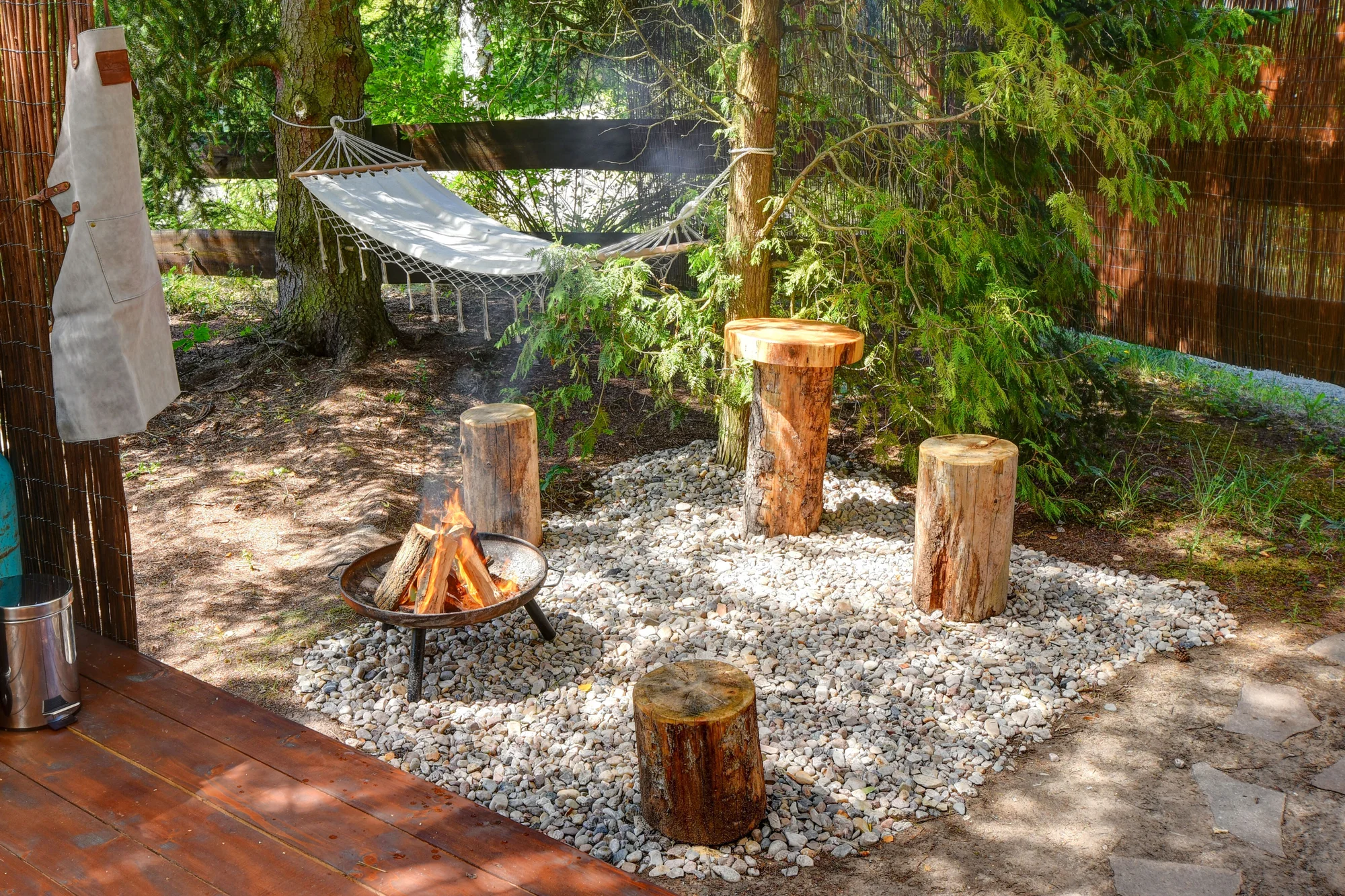 Glamping u pláže na Slapech: snídaně i privátní vířivka a venkovní sauna