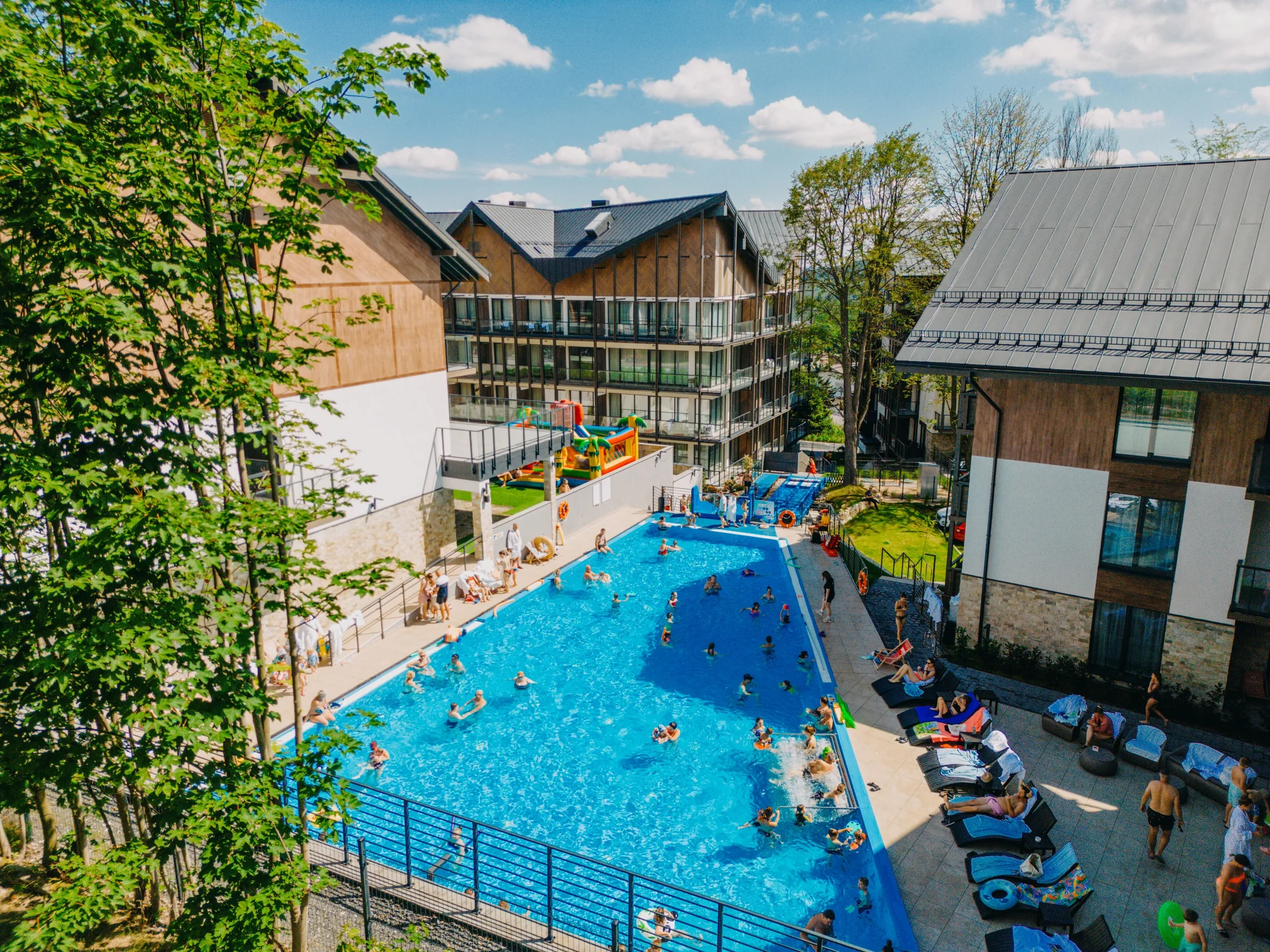Świeradów-Zdrój: krásné apartmány, moderní wellness a snídaně nebo polopenze