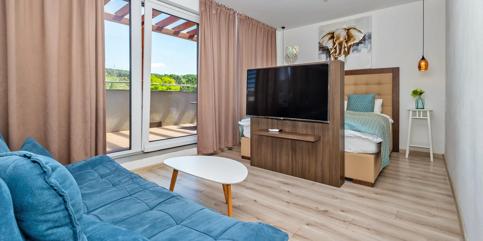 Relax s kouzlem Mrtvého moře: apartmány s terasou v těsné blízkosti Římských lázní i termálů