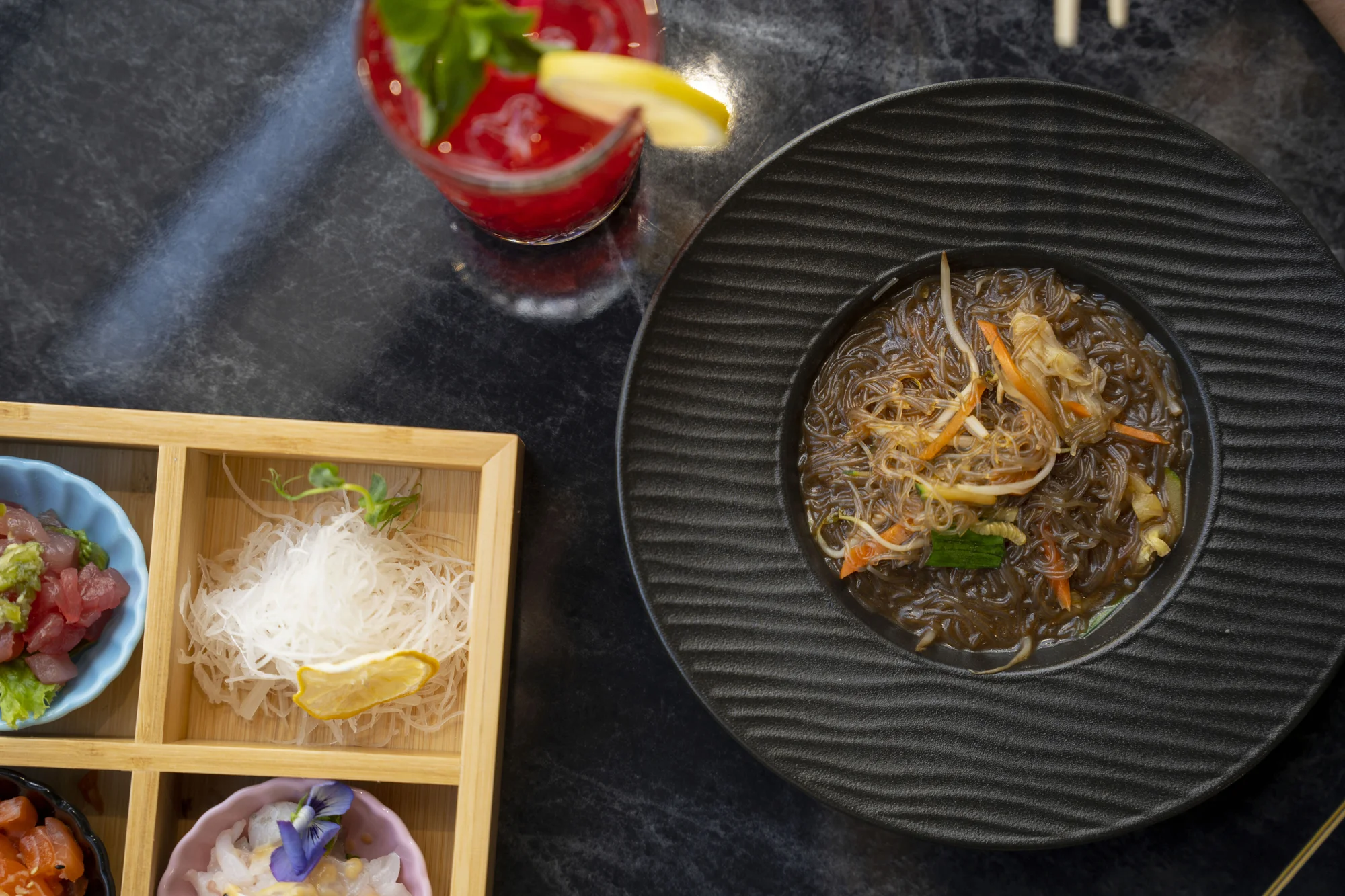 Asijské all you can eat výběrem z menu: oběd či večeře pro 1 i 2 osoby