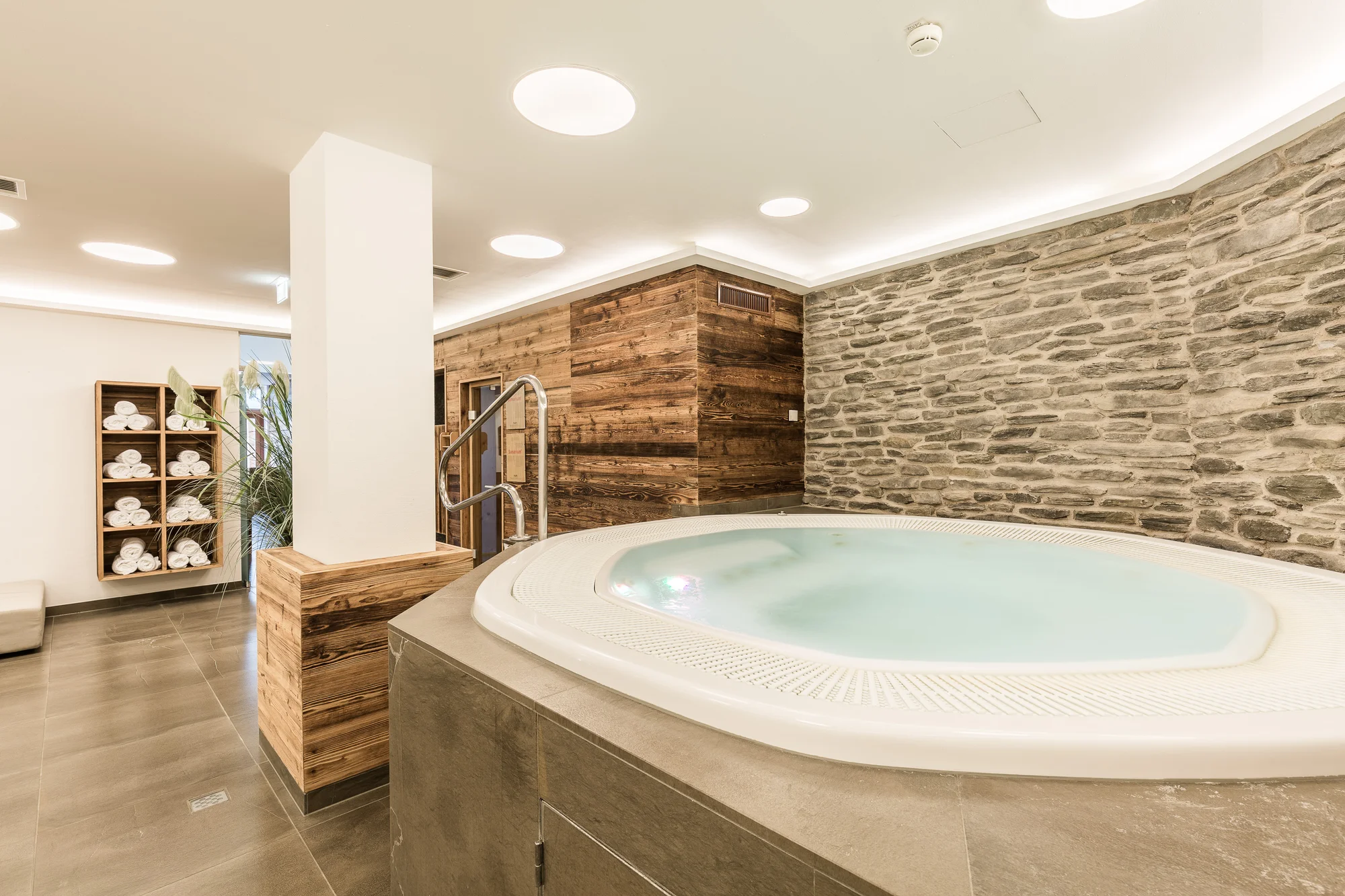 Luxusní alpský hotel v údolí Großarltal: wellness, polopenze i letní karta výhod