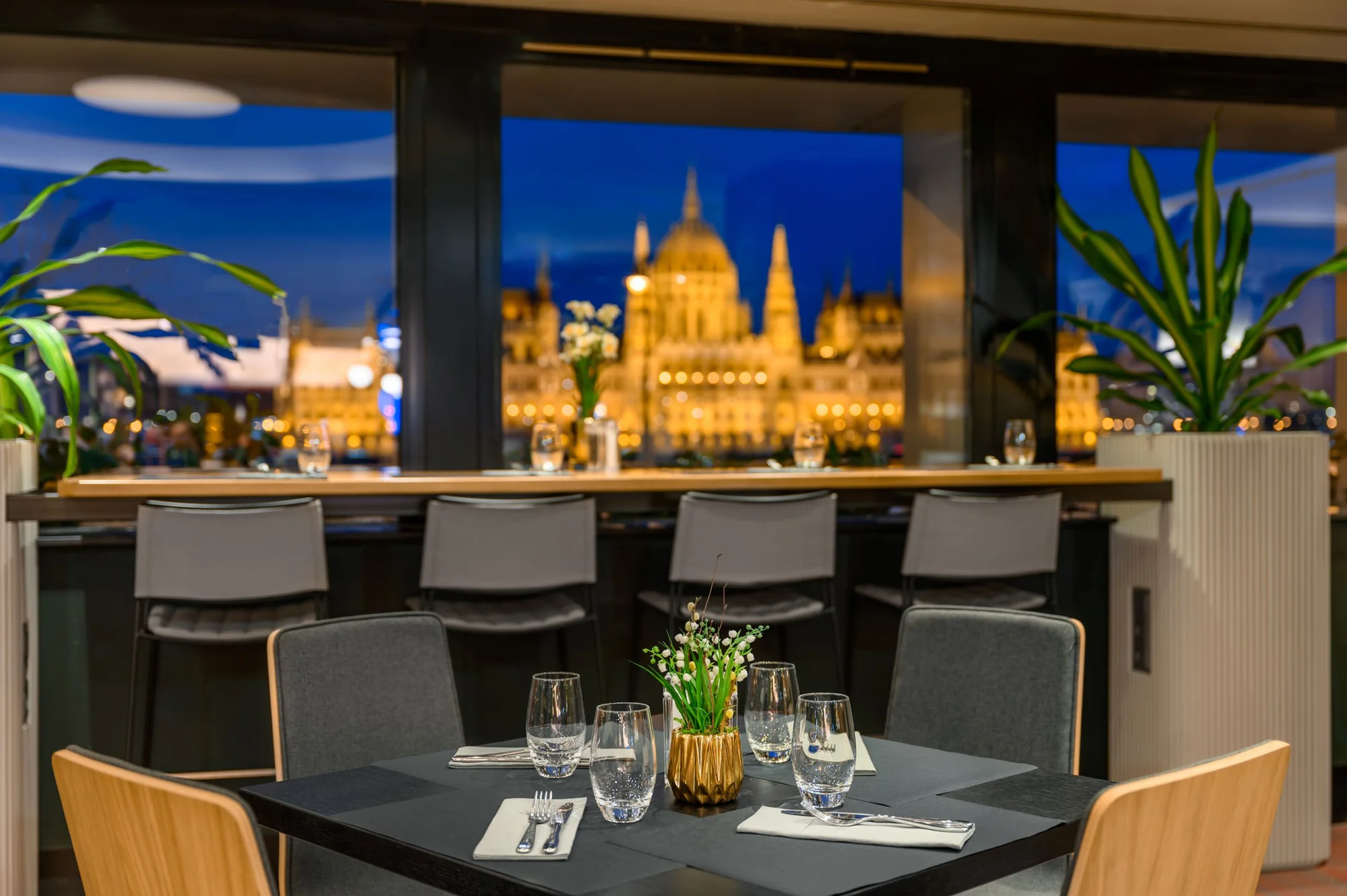 Budapešť: 4* hotel s výhledem na parlament, snídaně a sauna v ceně, pobyt pro až 2 děti zdarma