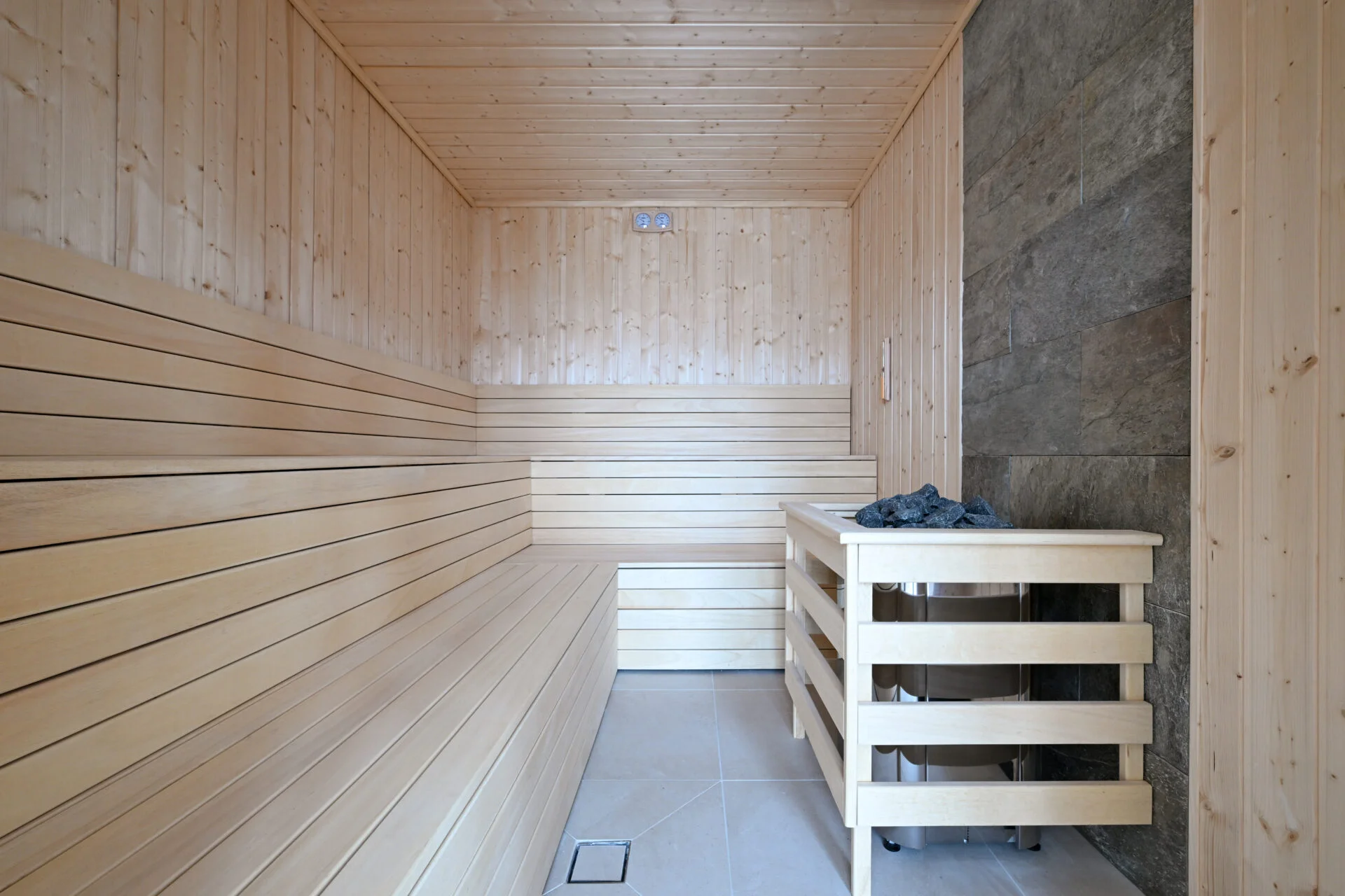 Moderní apartmány přímo u Baltského moře pro pár i rodinu: snídaně i wellness