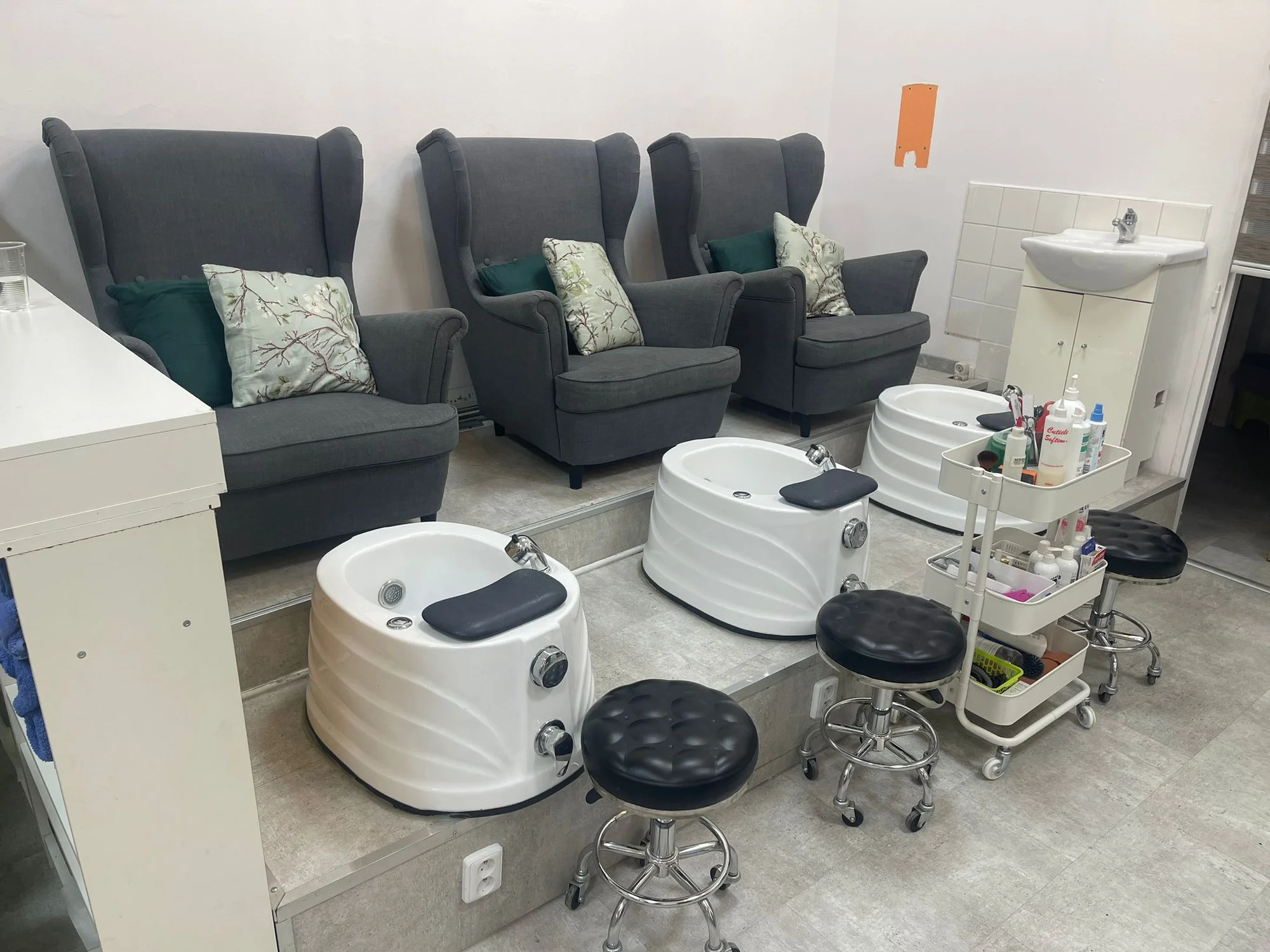 Krásné ruce i nohy: manikúra či pedikúra s možností gel laku nebo Shellacu