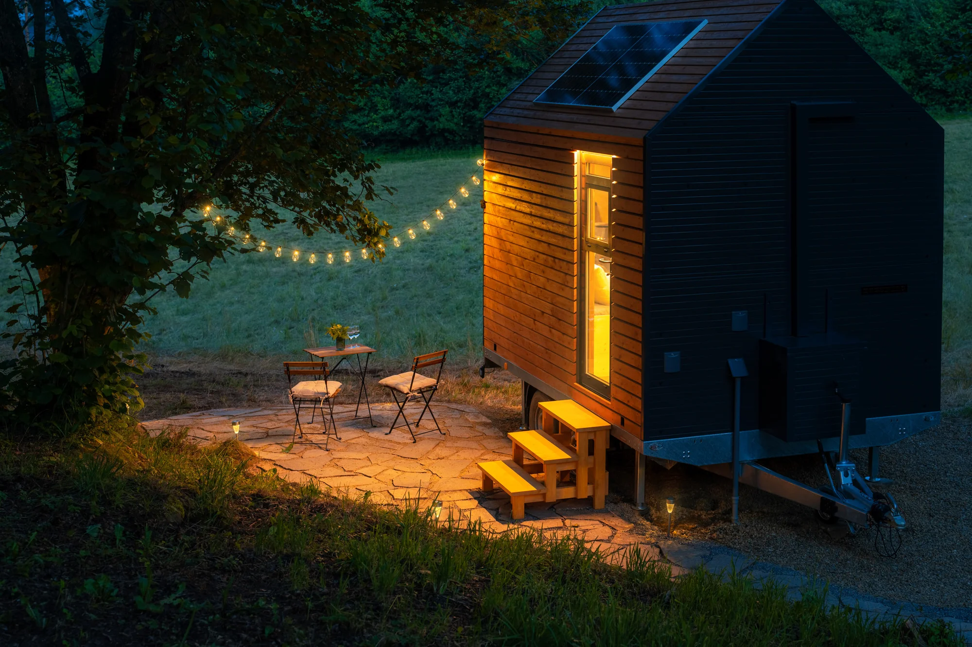 Vybavený tiny house uprostřed Balinského údolí: přírodní vyhřívaný sud, gril i parkování zdarma