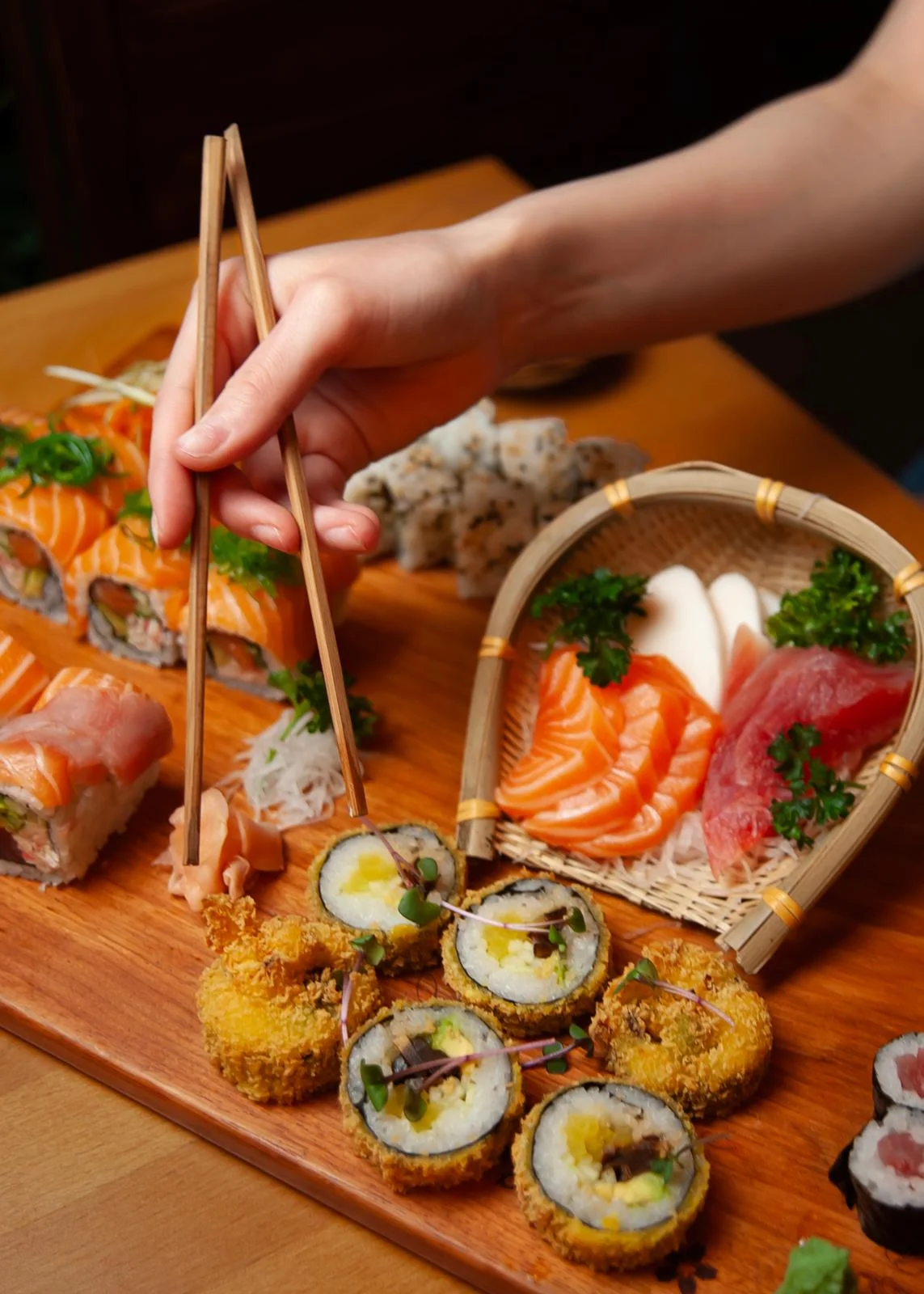 Sushi sety s klasickými i speciálními rolkami: 14–47 maki, nigiri, sashimi i uramaki