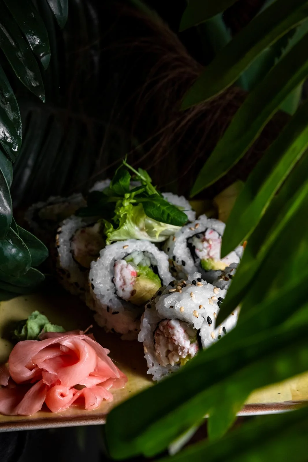 Sushi sety s klasickými i speciálními rolkami: 14–47 maki, nigiri, sashimi i uramaki
