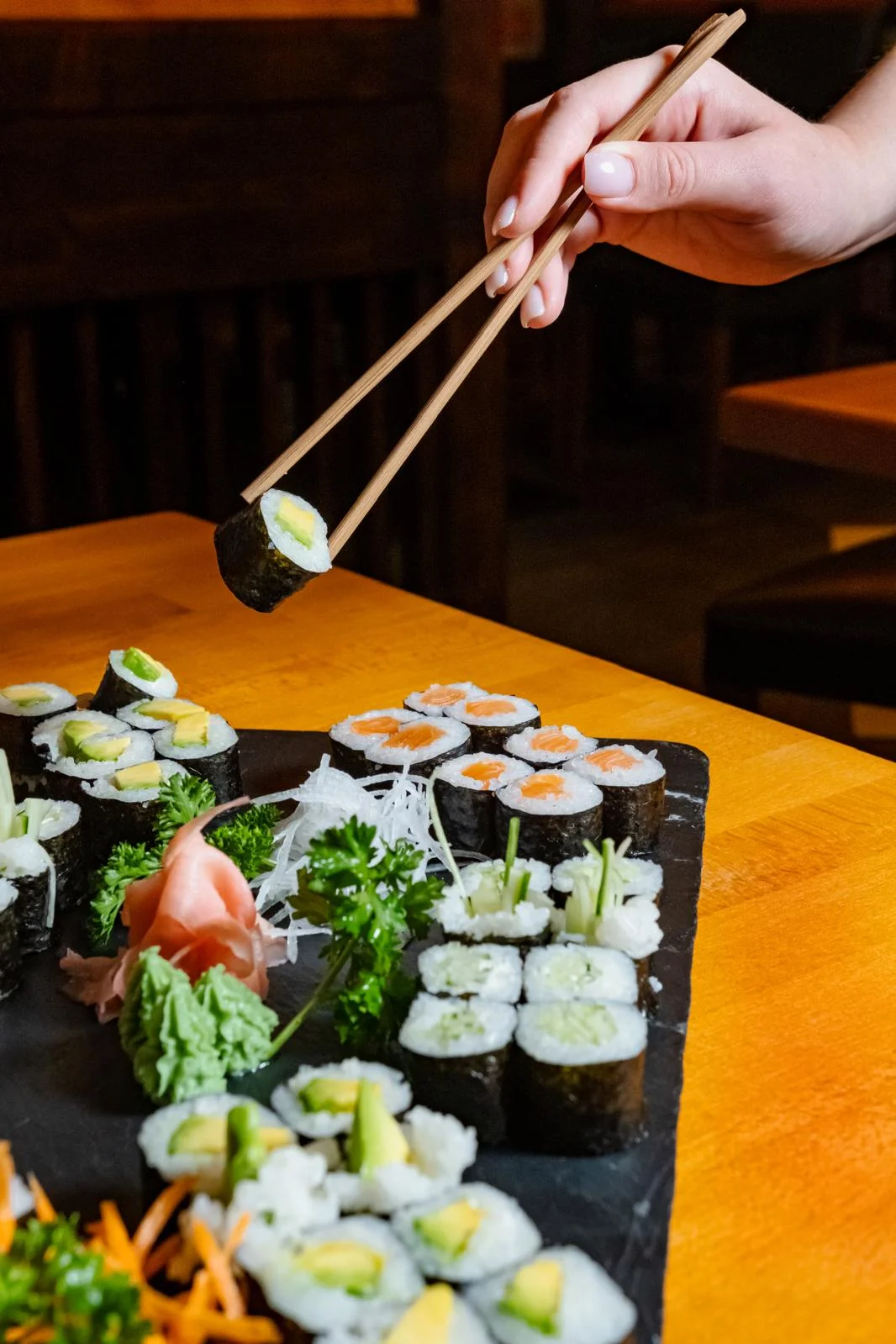 Sushi sety s klasickými i speciálními rolkami: 14–47 maki, nigiri, sashimi i uramaki