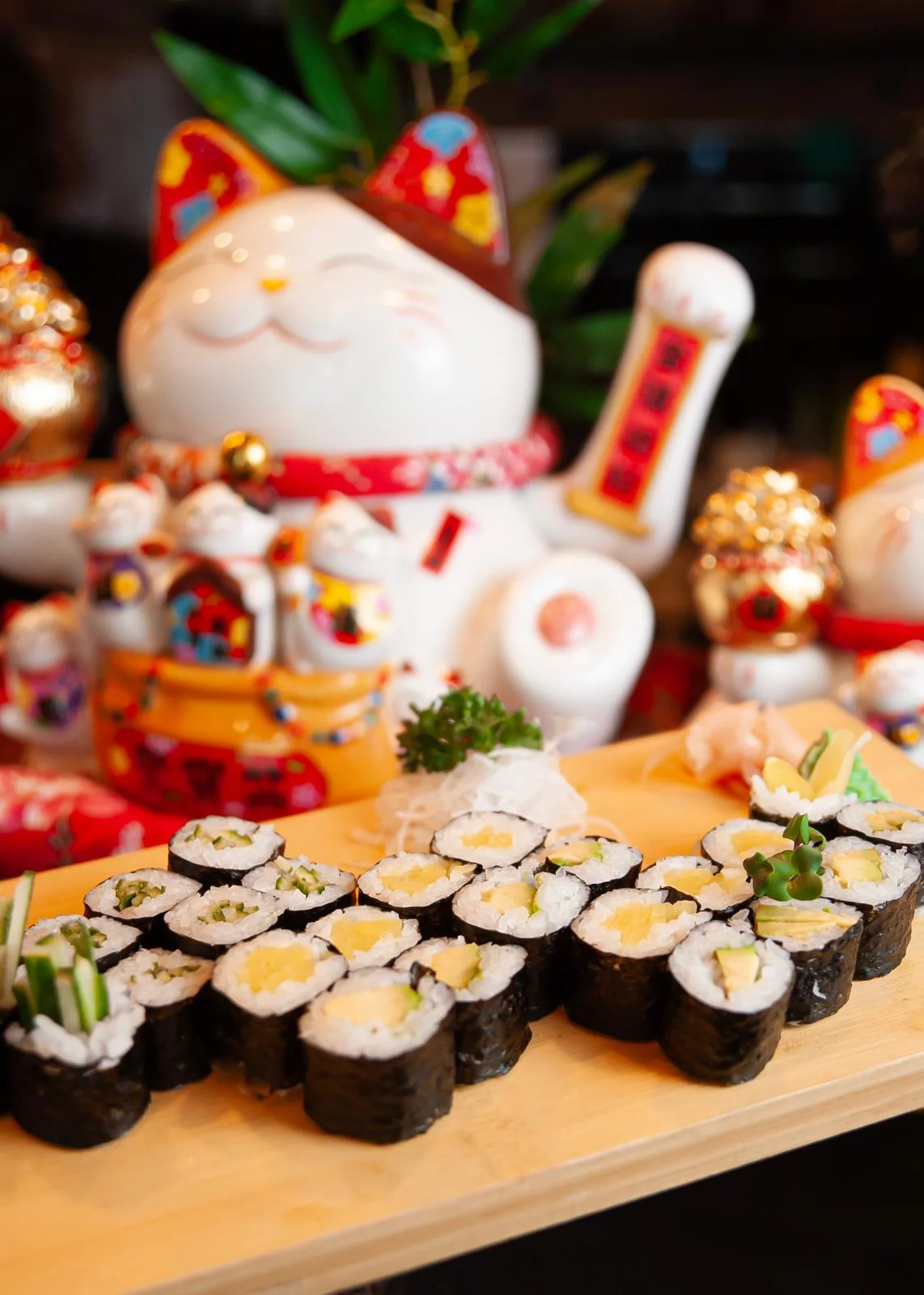 Sushi sety s klasickými i speciálními rolkami: 14–47 maki, nigiri, sashimi i uramaki