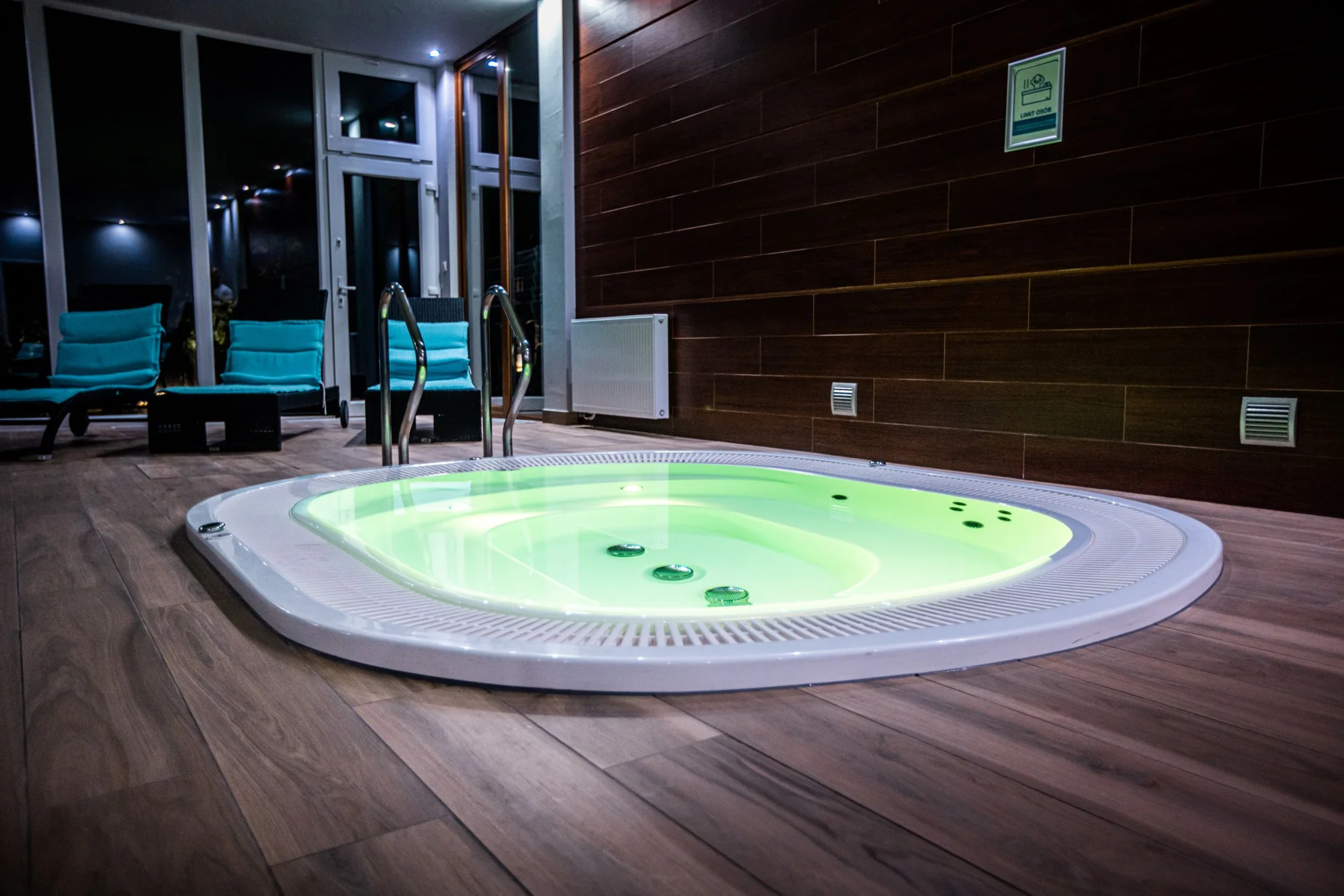 4* hotel u malebného polského jezera v srdci přírodní rezervace: jídlo, wellness a až 2 děti zdarma