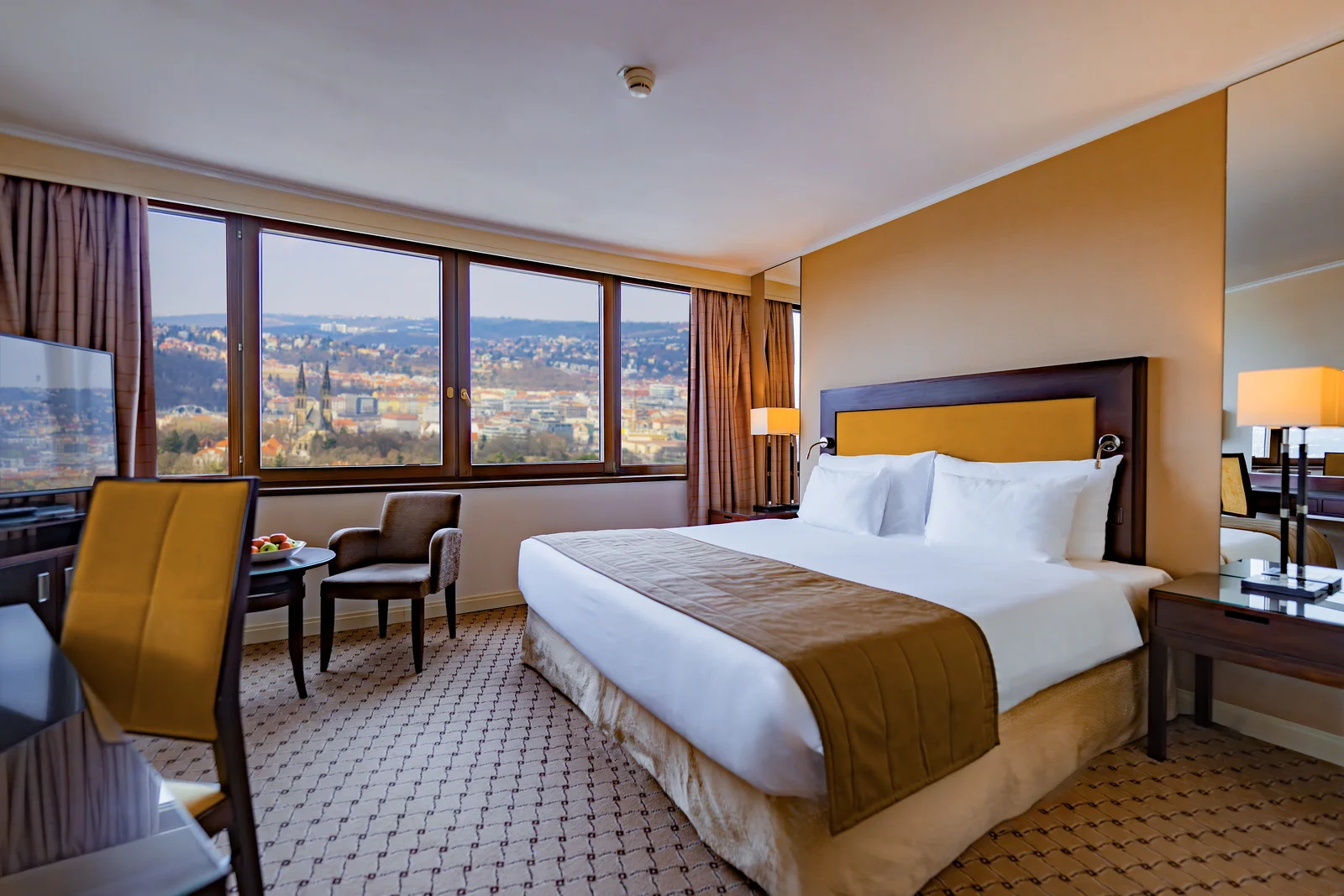 Grand Hotel Prague Towers***** s parádním výhledem: snídaně, parkování i wellness
