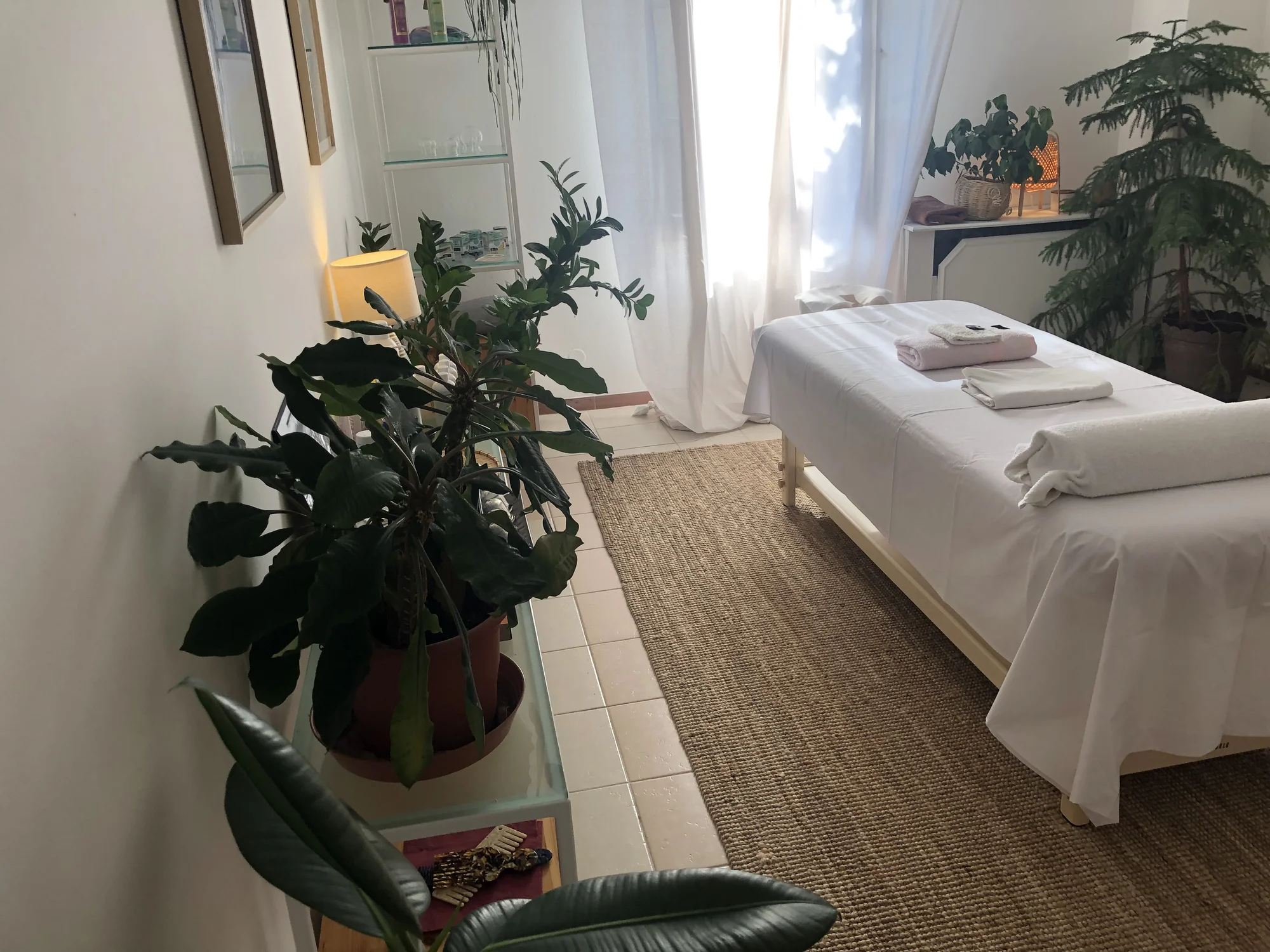 Částečná nebo celotělová relaxační masáž, ošetření reflexních bodů nebo lomi lomi