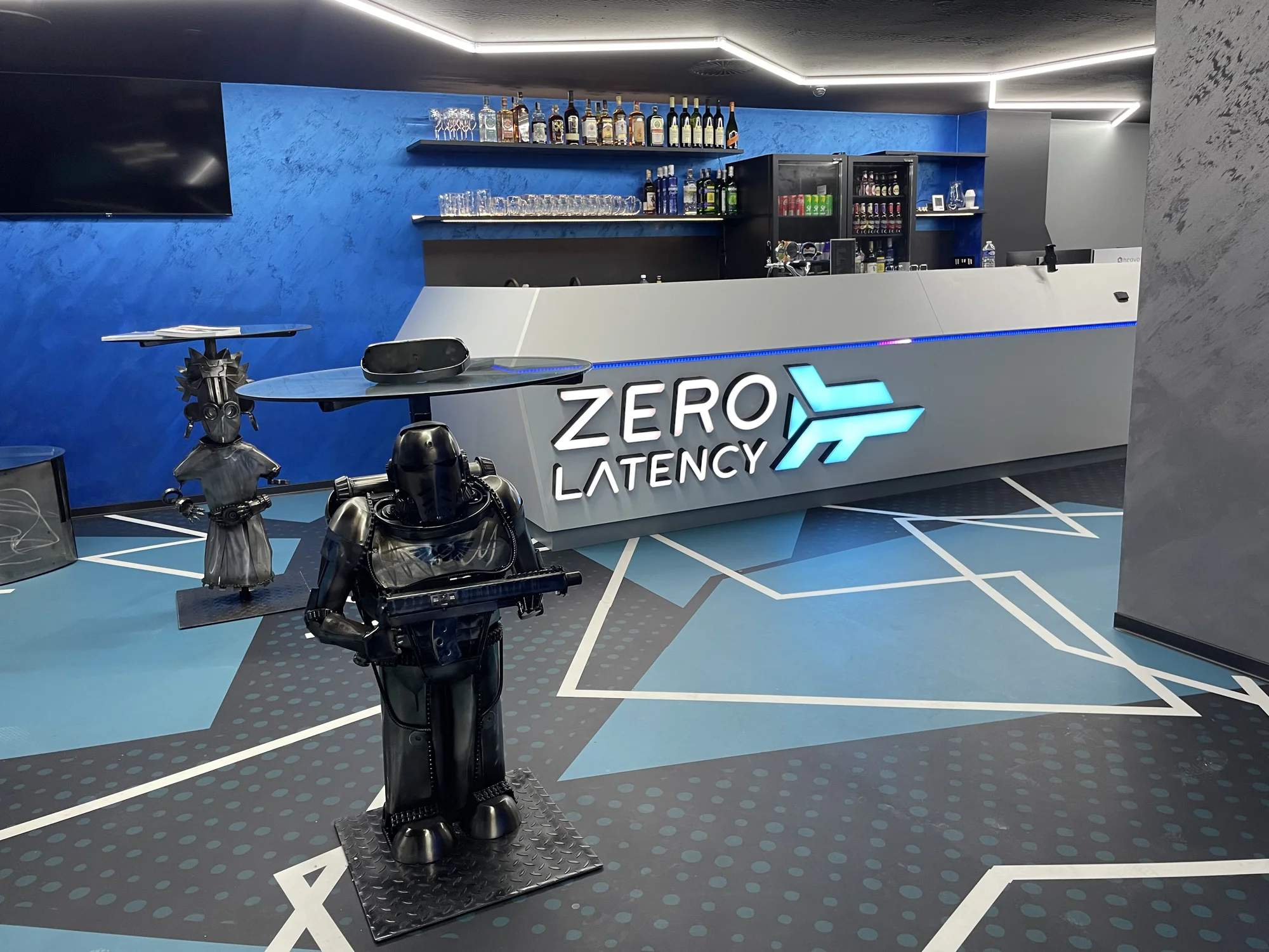 Nová úroveň virtuální reality pro 1-5 lidí: volný pohyb v aréně na ploše 150 m², nápoj v ceně