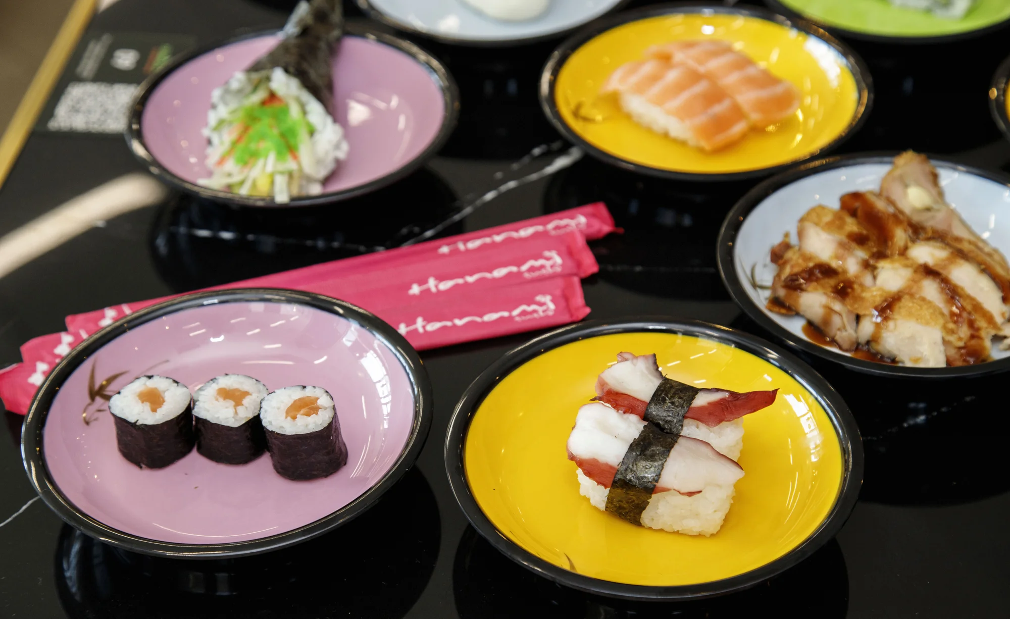 Running sushi: 1,5 hodiny neomezené konzumace sushi a dalších asijských specialit