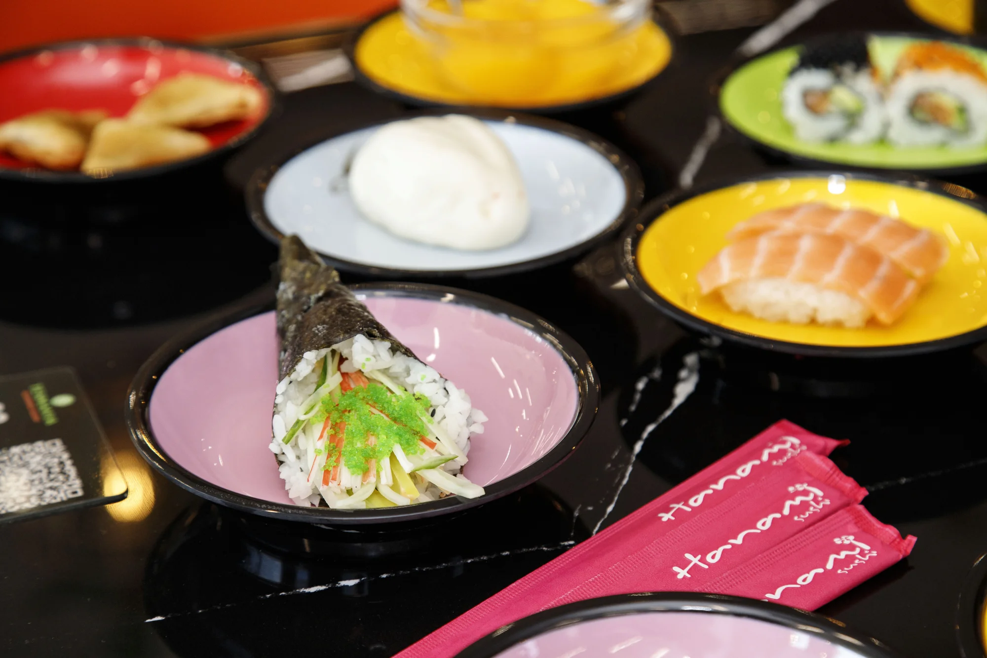 Running sushi: 1,5 hodiny neomezené konzumace sushi a dalších asijských specialit