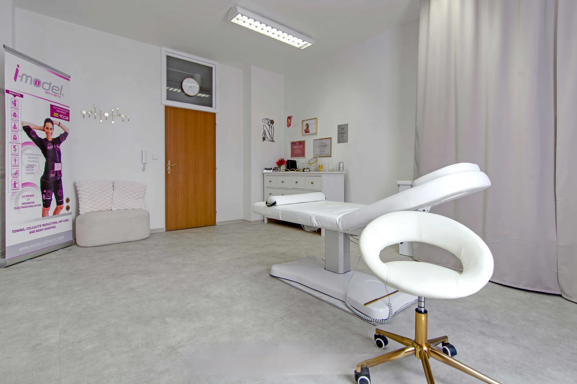 Laminace obočí či lash lifting včetně barvení a hloubkové výživy