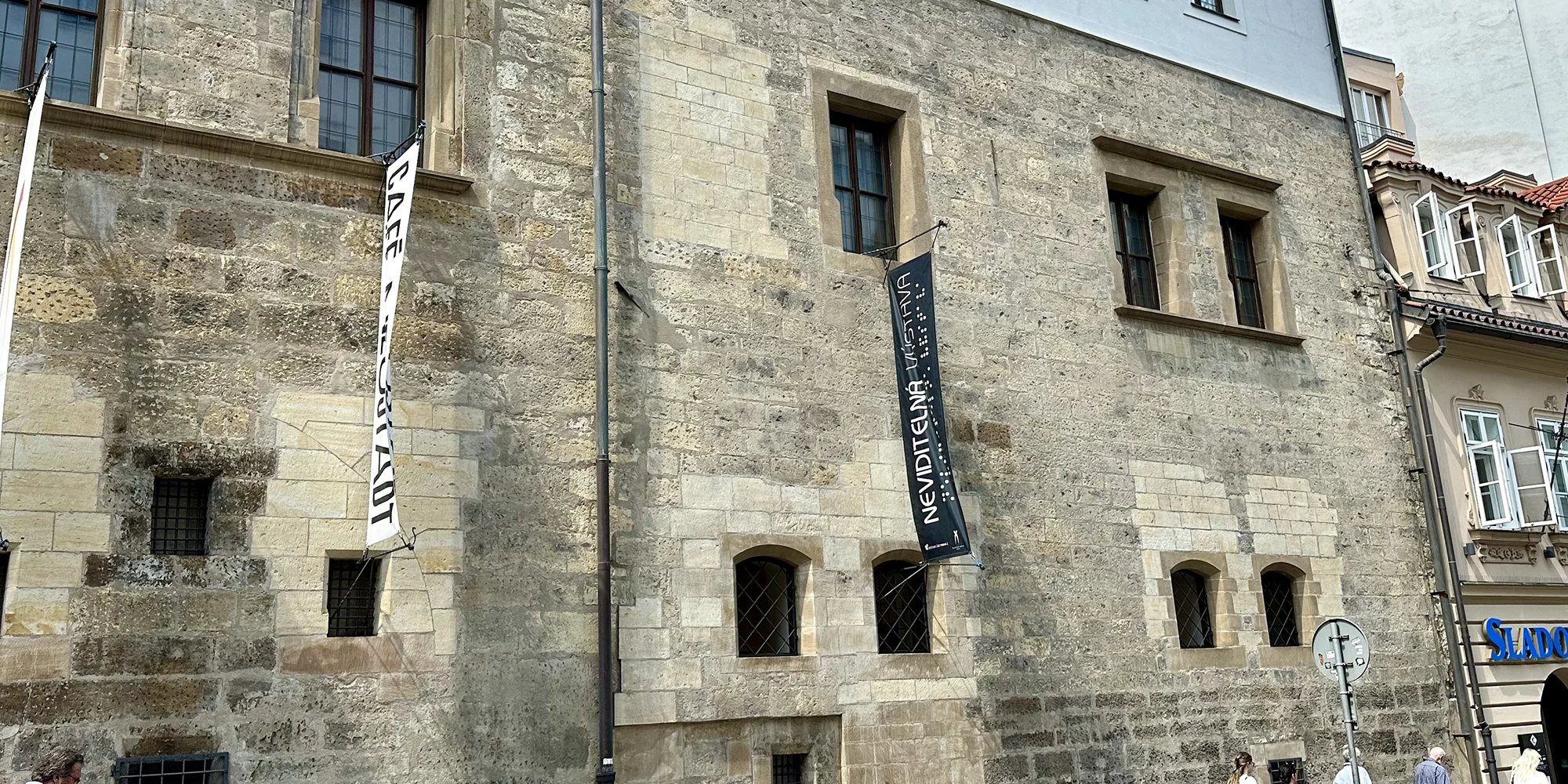 Nahlédněte do světa nevidomých: 1 nebo 2 vstupenky na Neviditelnou výstavu