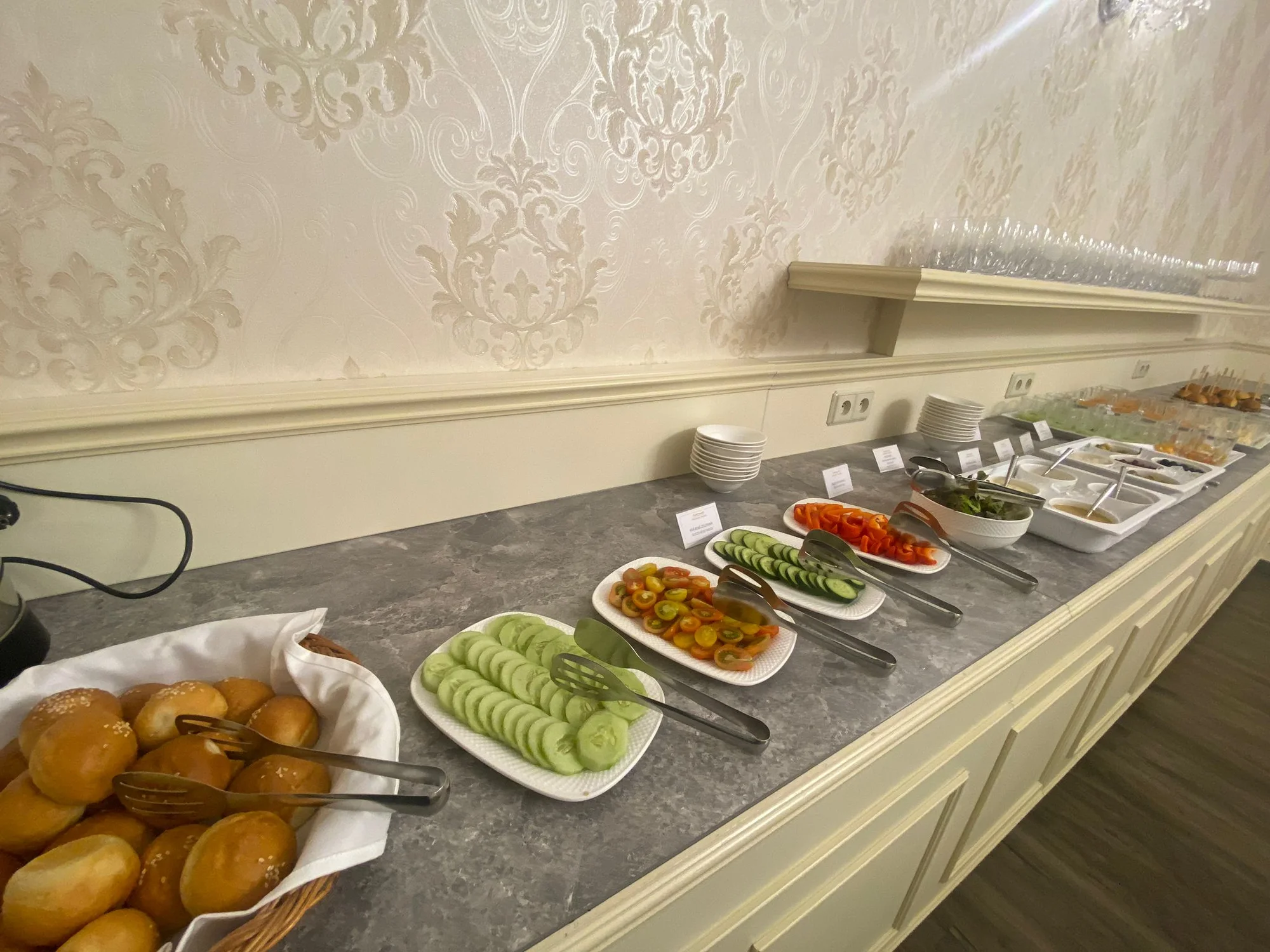 Rautová večeře ze sezónních surovin i s wellness či masáží pro 2 osoby