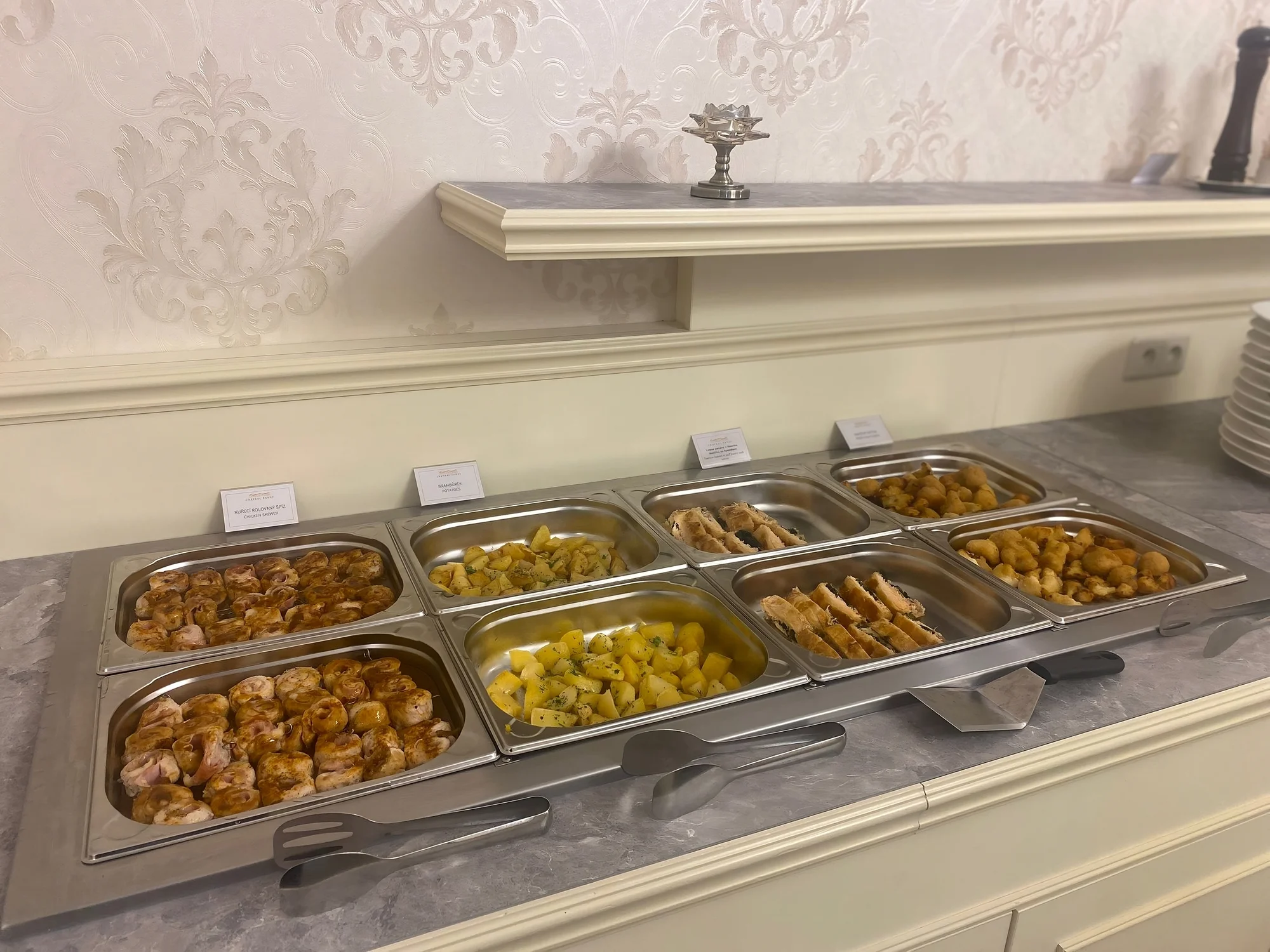 Rautová večeře ze sezónních surovin i s wellness či masáží pro 2 osoby