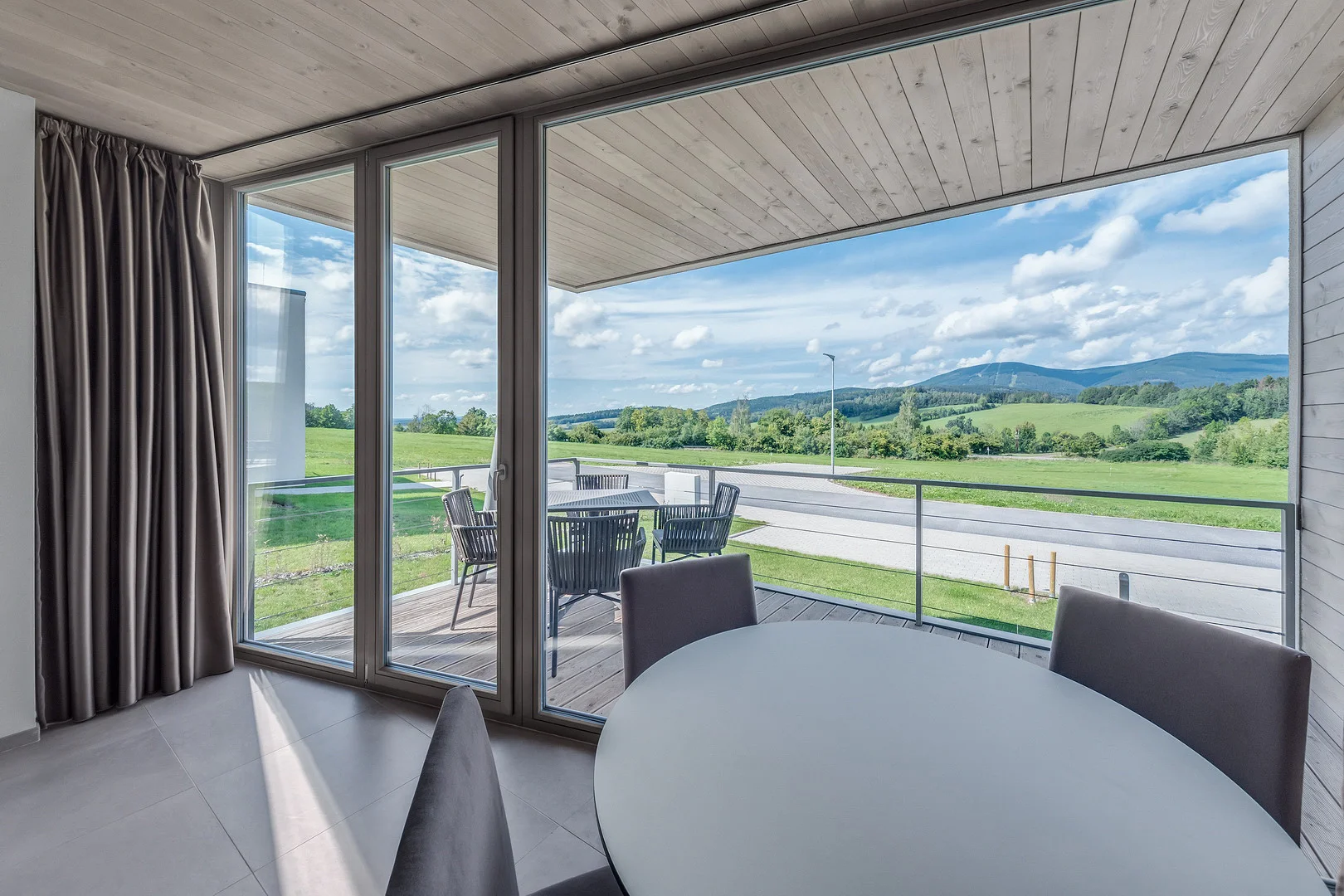 Moderní apartmány v srdci Krkonoš pro 2-6 os. i neomezený vstup do wellness