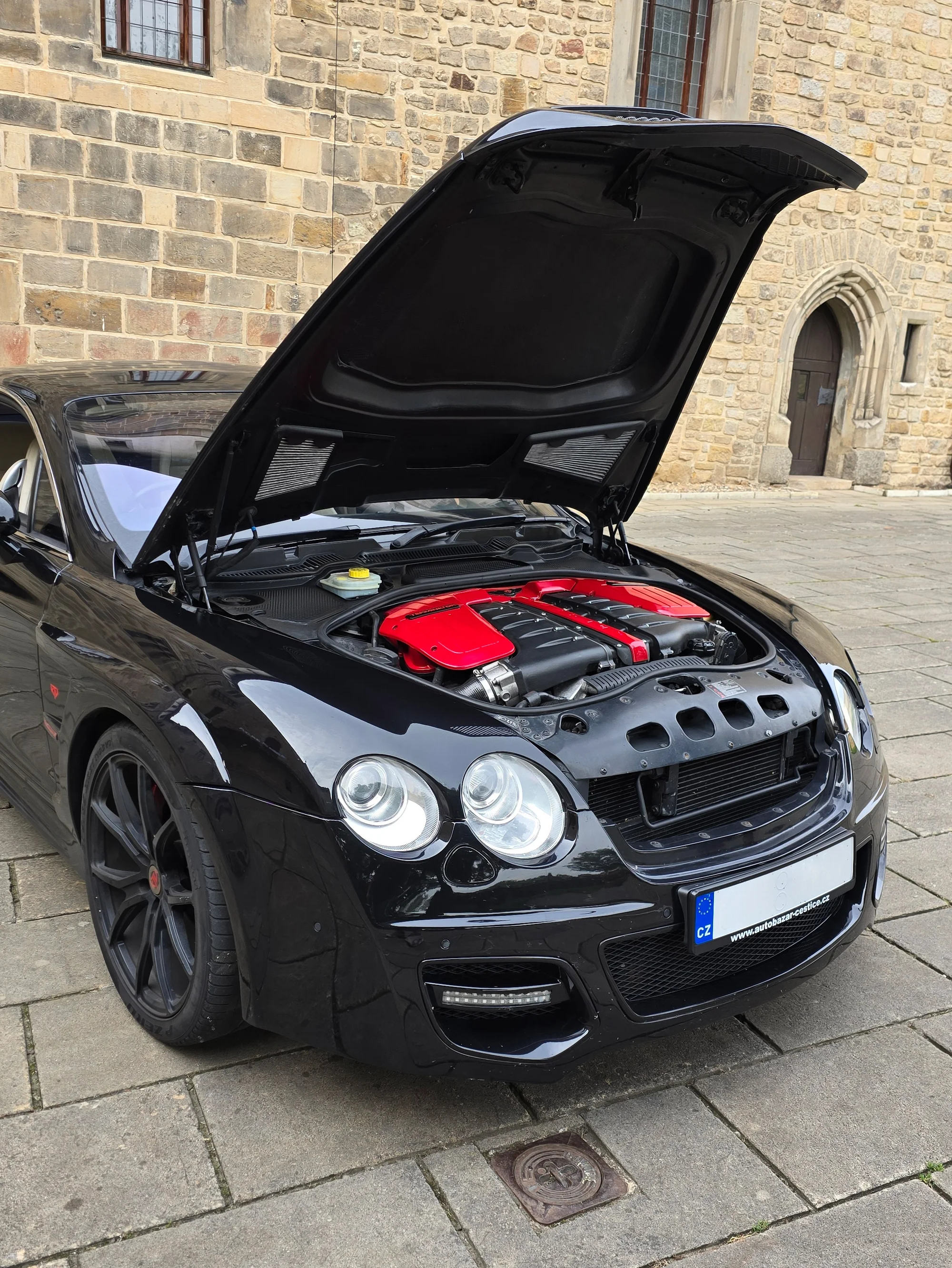 Bentley Continental: 15 min. spolujízdy nebo až 60 min. řízení i s focením