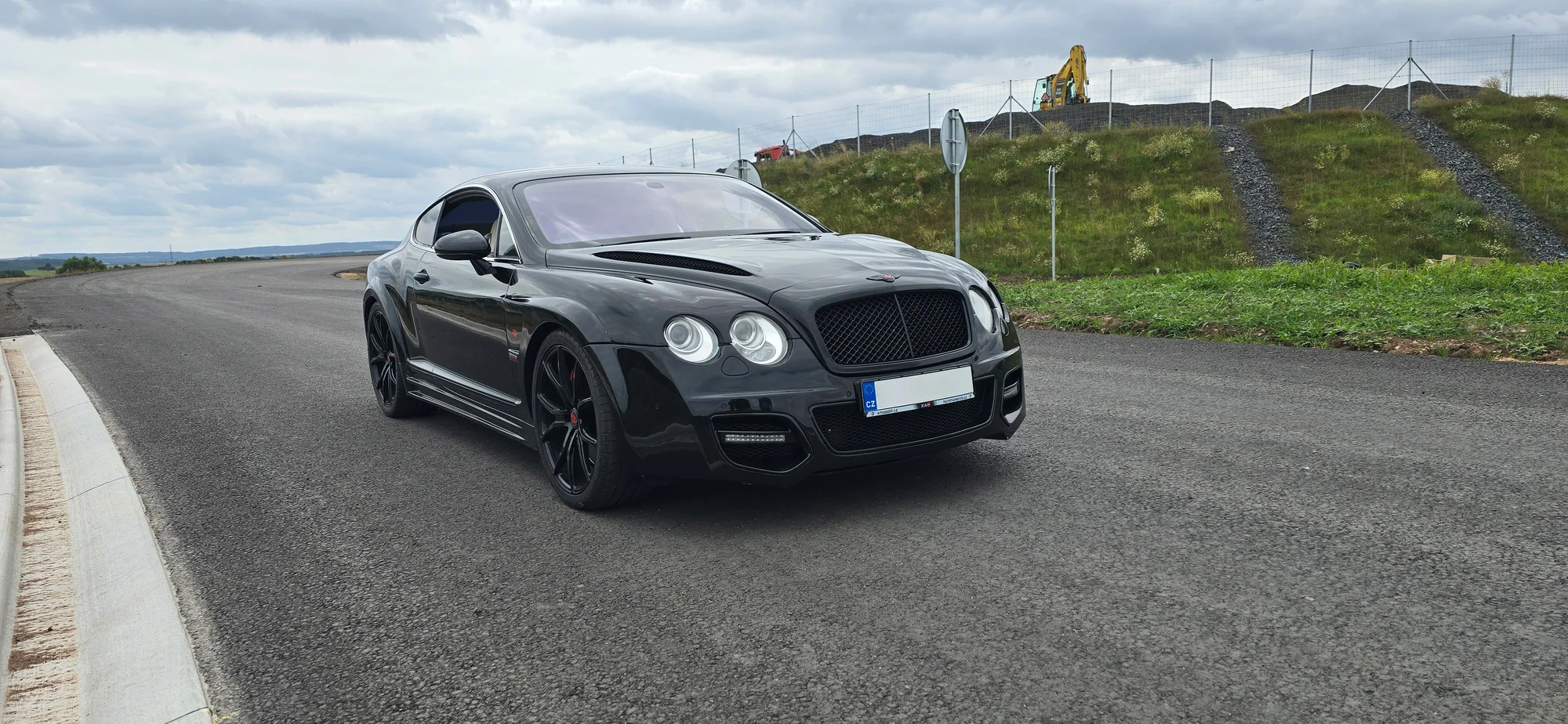 Bentley Continental: 15 min. spolujízdy nebo až 60 min. řízení i s focením