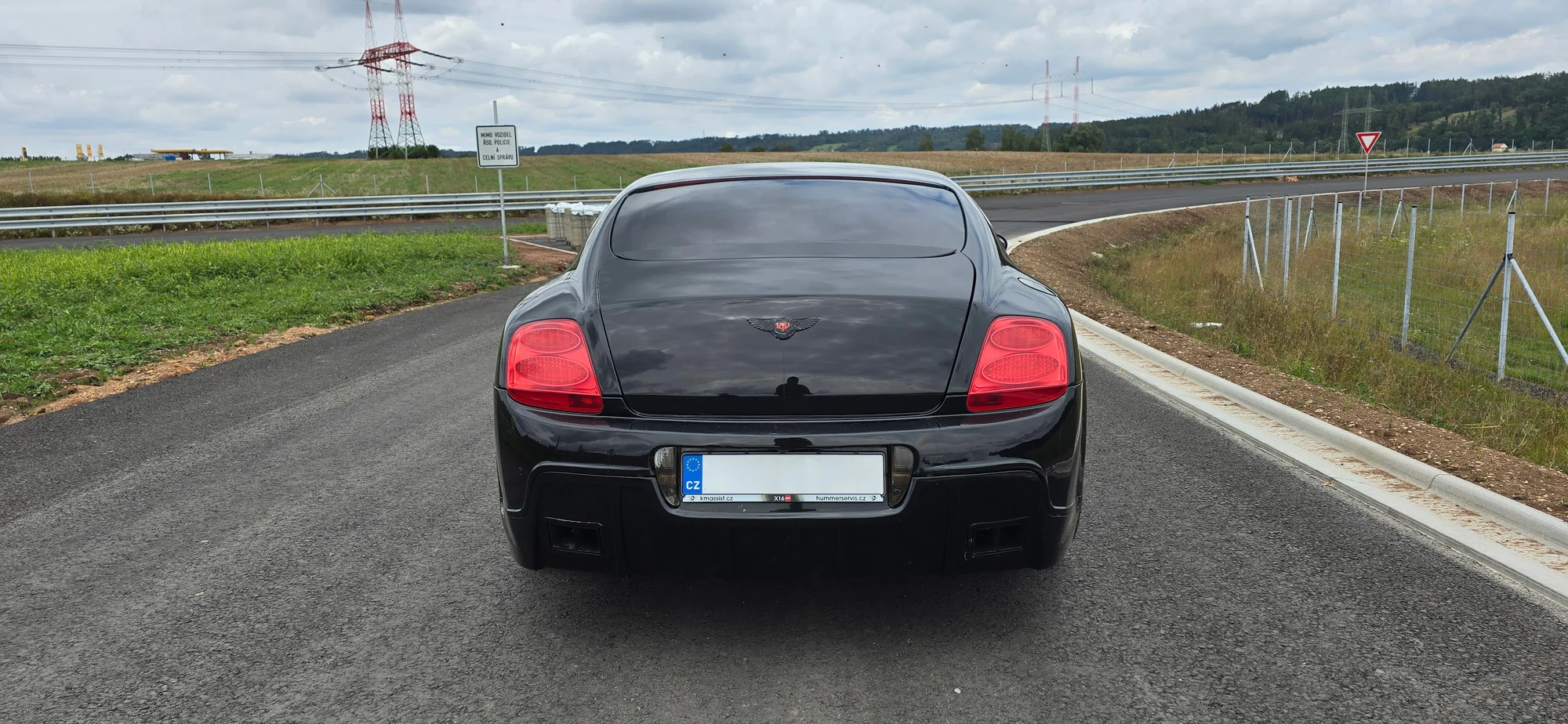 Bentley Continental: 15 min. spolujízdy nebo až 60 min. řízení i s focením