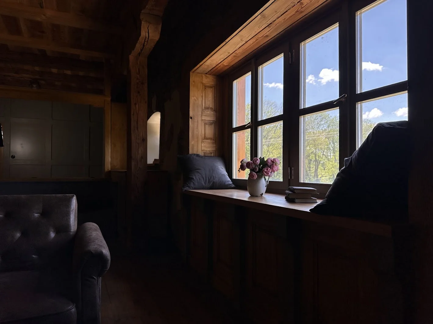 Útulné apartmány na farmě v Posázaví s výhledem na pastviny, vlastní sýrárna i bistro