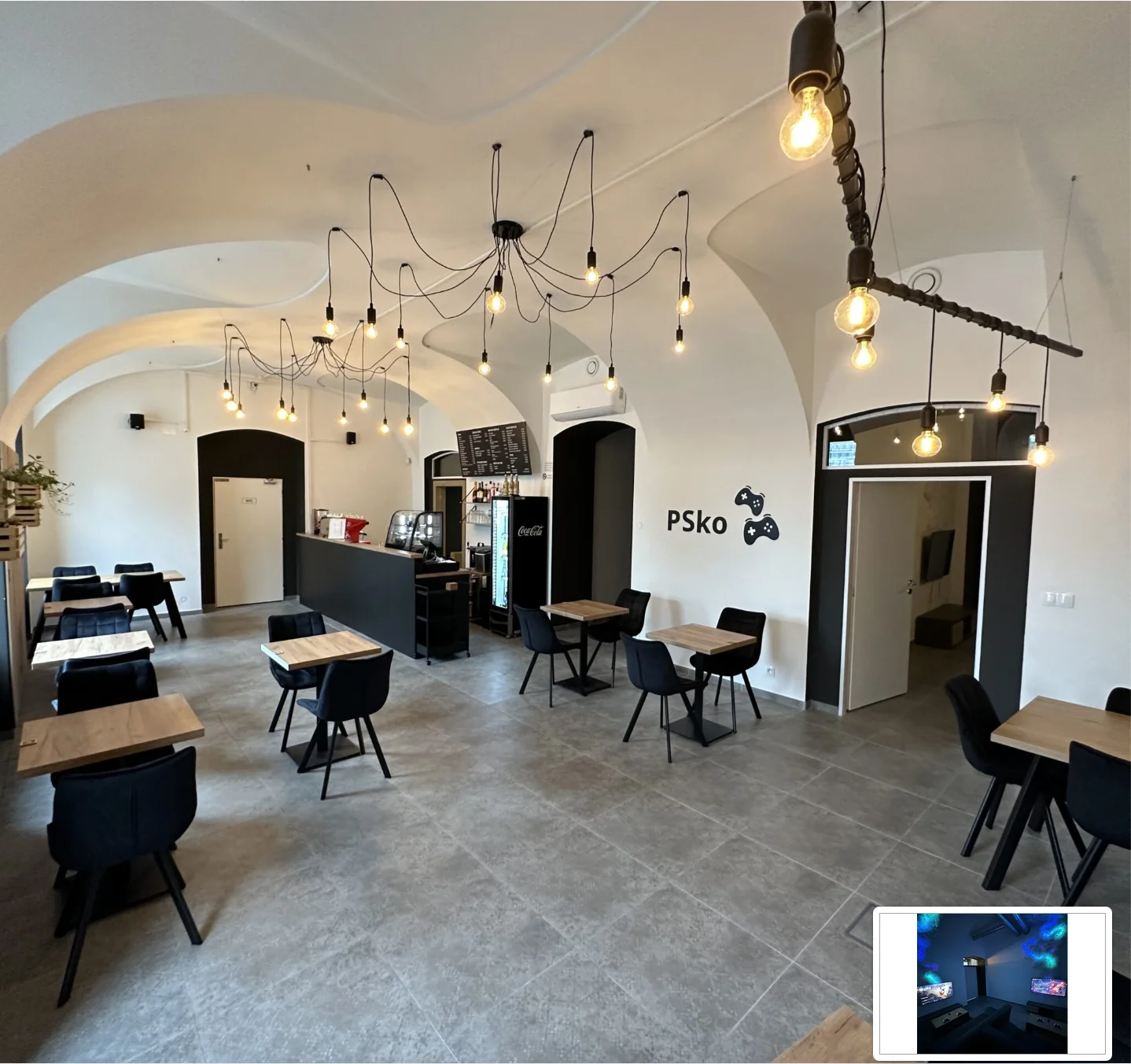 Zapůjčení deskových her nebo místnost s PlayStation 5 až pro 12 osob a občerstvení