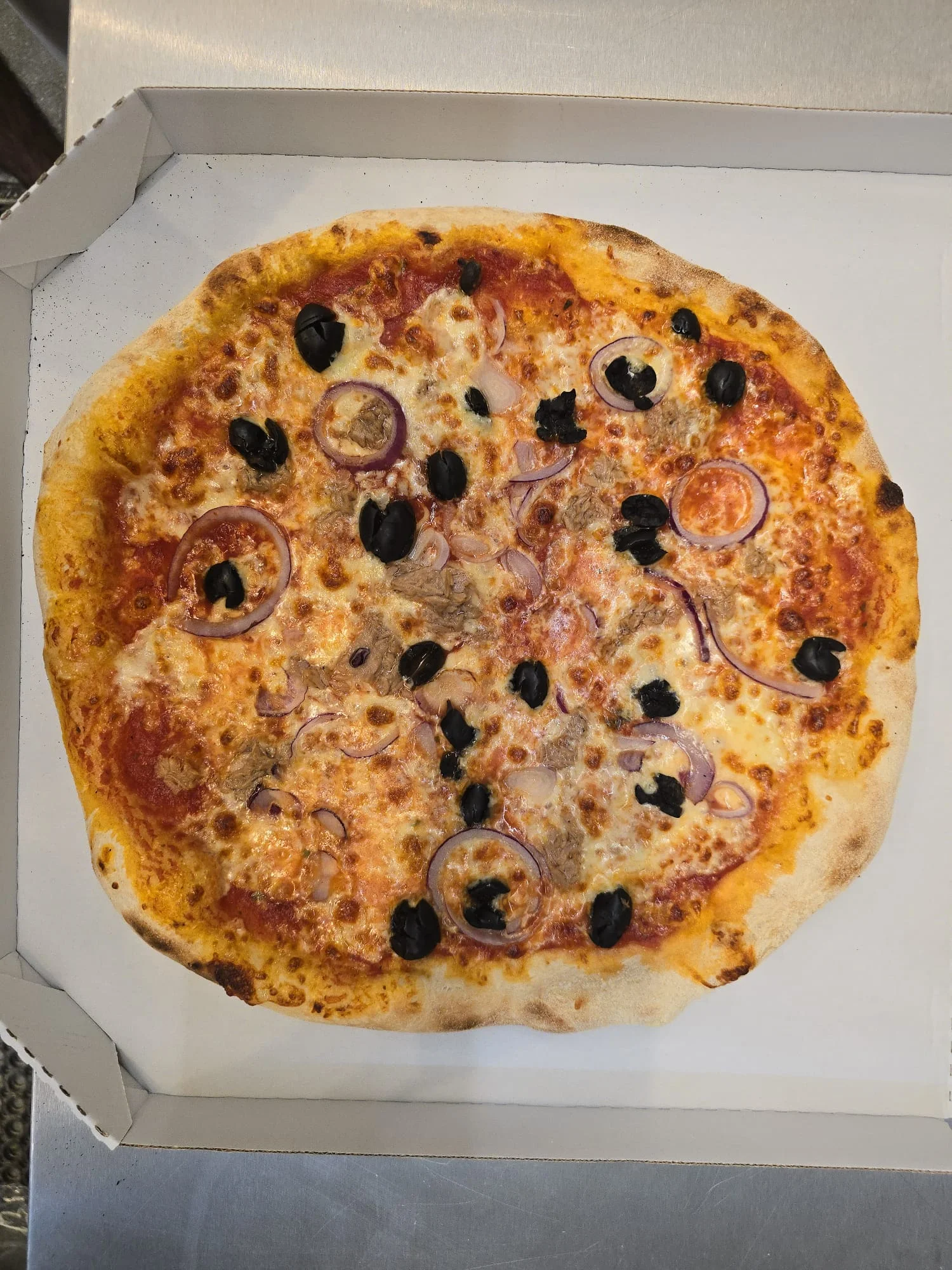 Pizza do krabice: Margerita, Hawai i Quattro Formaggi, 32 cm, voucher na jednu nebo dvě pizzy