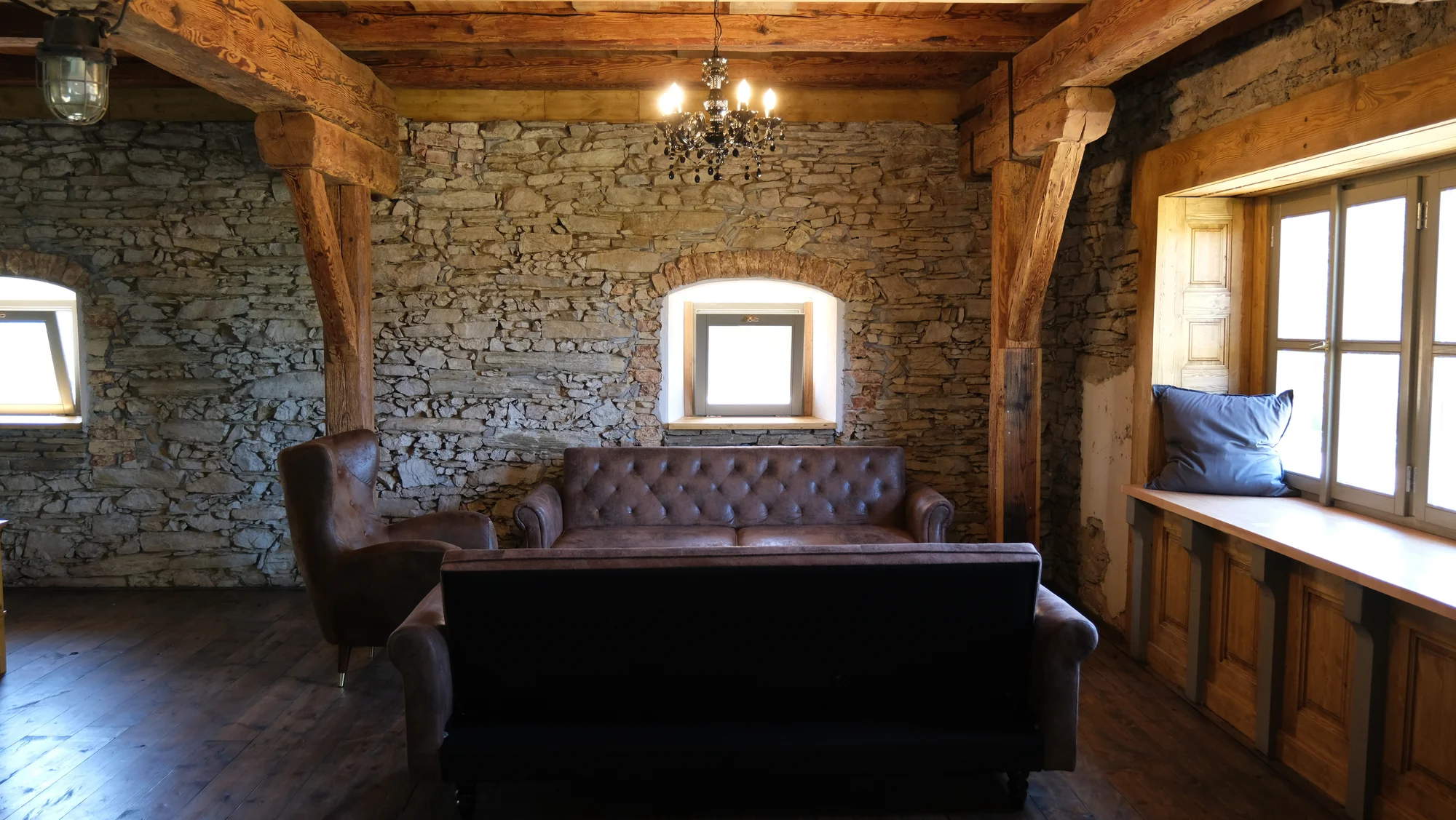 Útulné apartmány na farmě v Posázaví s výhledem na pastviny, vlastní sýrárna i bistro