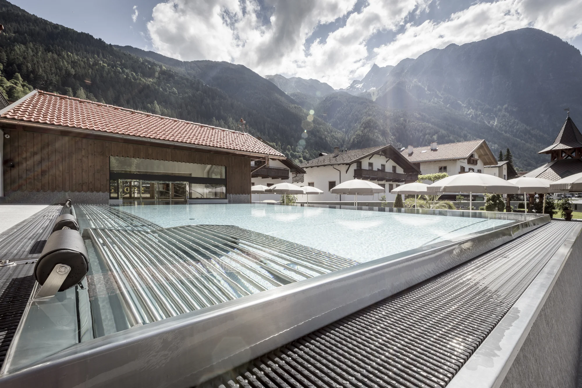 Luxusní Tyrolsko: hotel 300 m od lanovky, bohatá polopenze, bazény a saunový svět