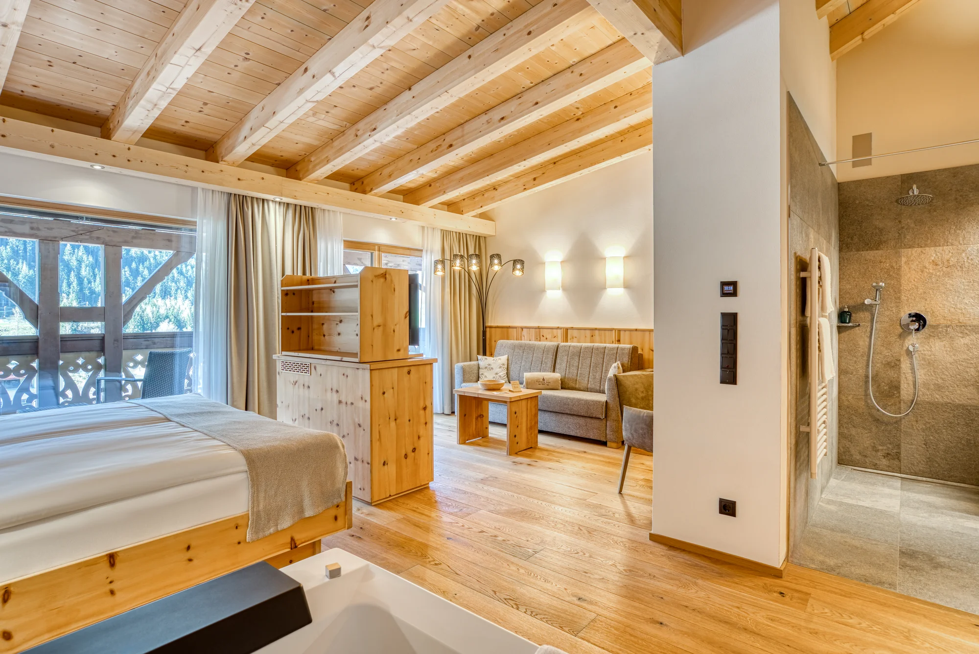 Luxusní Tyrolsko: hotel 300 m od lanovky, bohatá polopenze, bazény a saunový svět