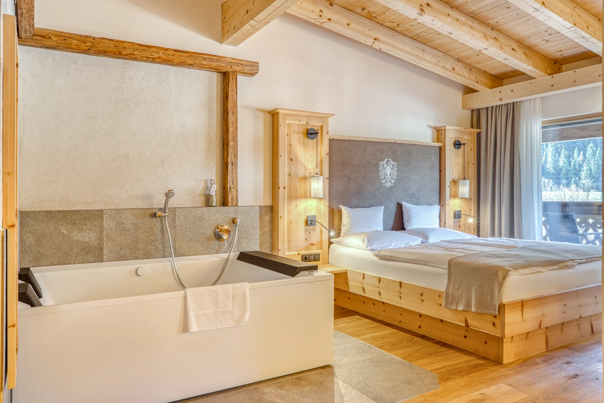 Luxusní Tyrolsko: hotel 300 m od lanovky, bohatá polopenze, bazény a saunový svět