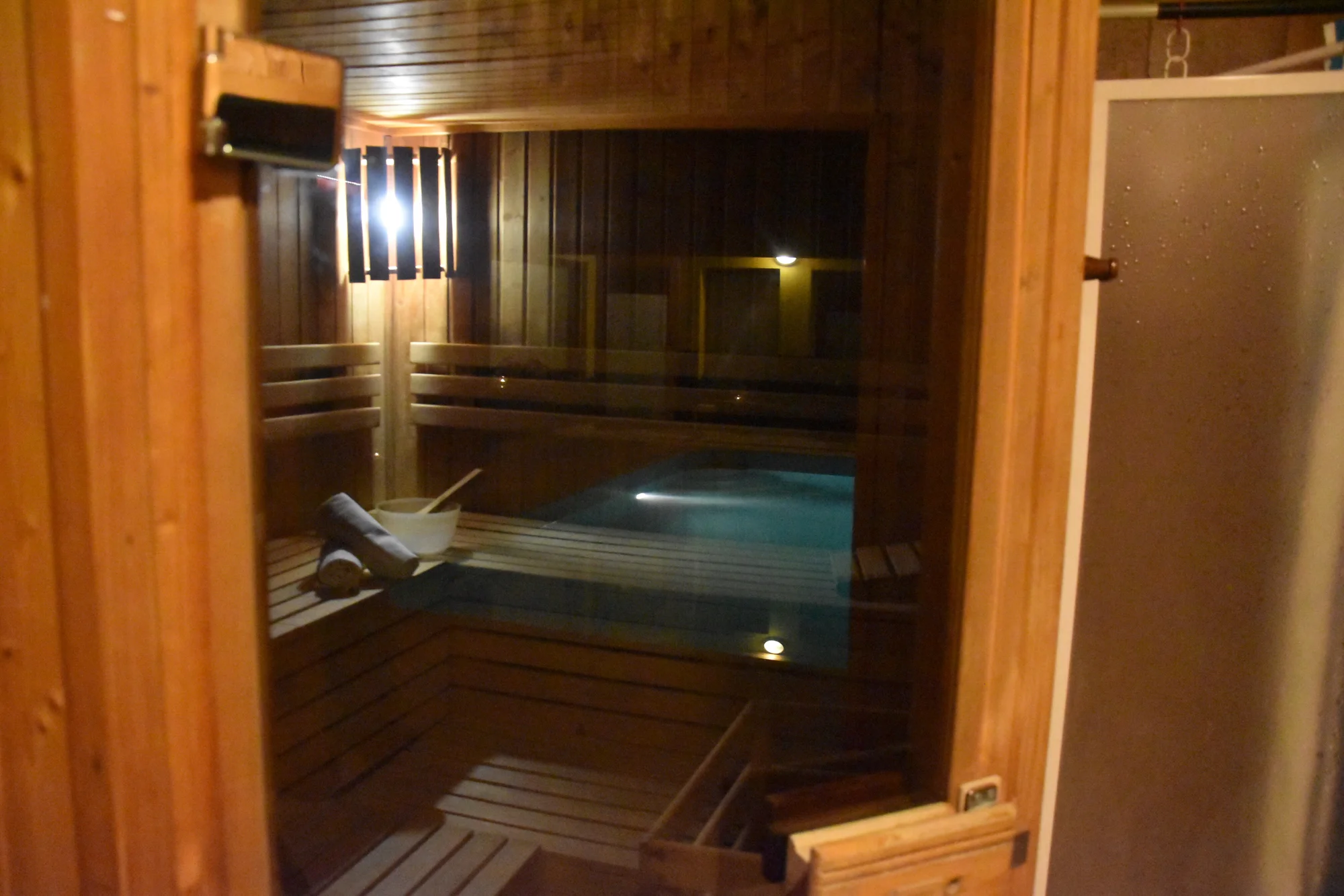 Vstup do privátního bazénu a sauny na 90 nebo 120 min. ve Fitku Eden pro 1 i 2 osoby