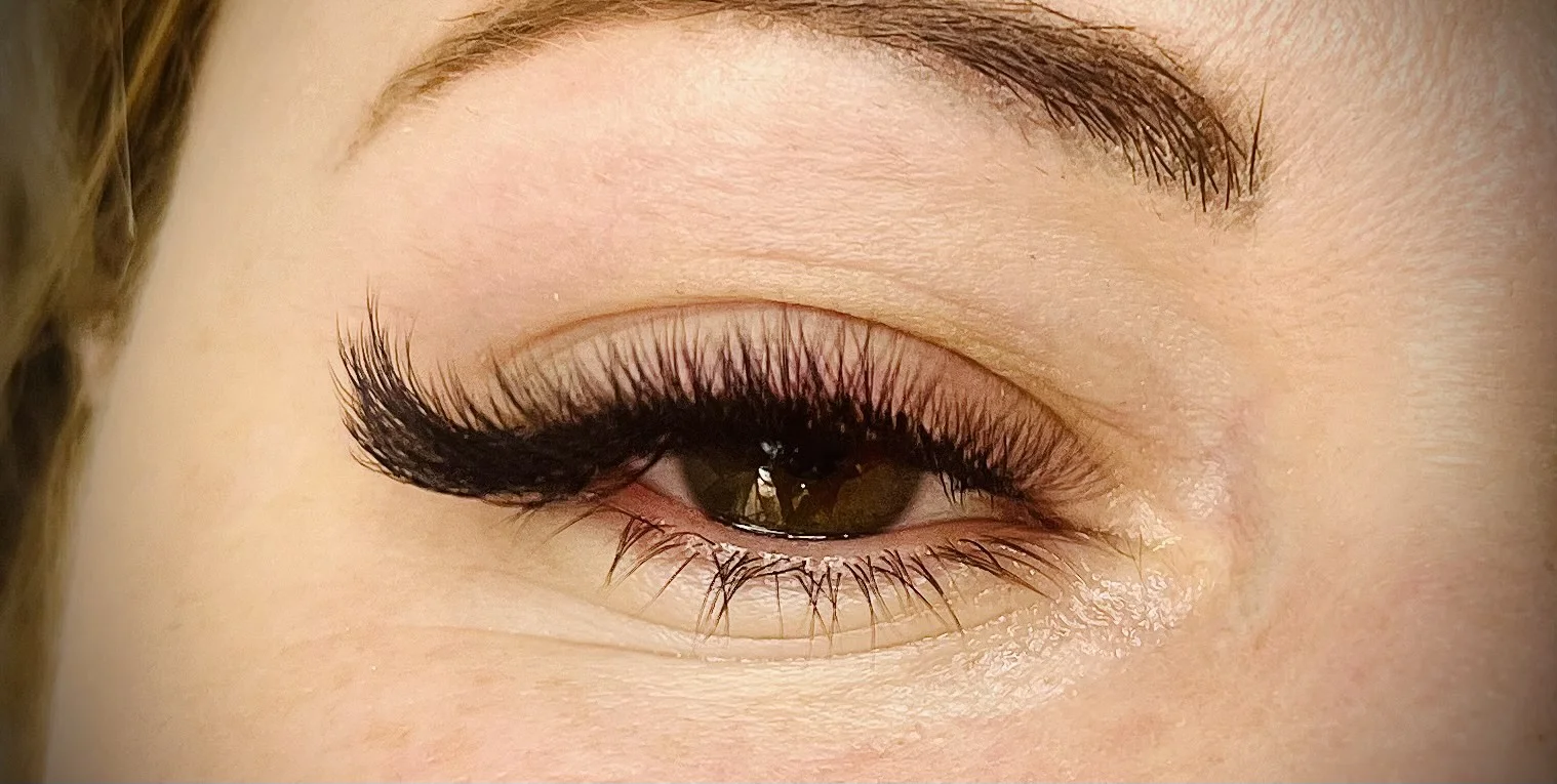 Lash lifting a barvení řas či prodloužení řas metodou 5D až 7D