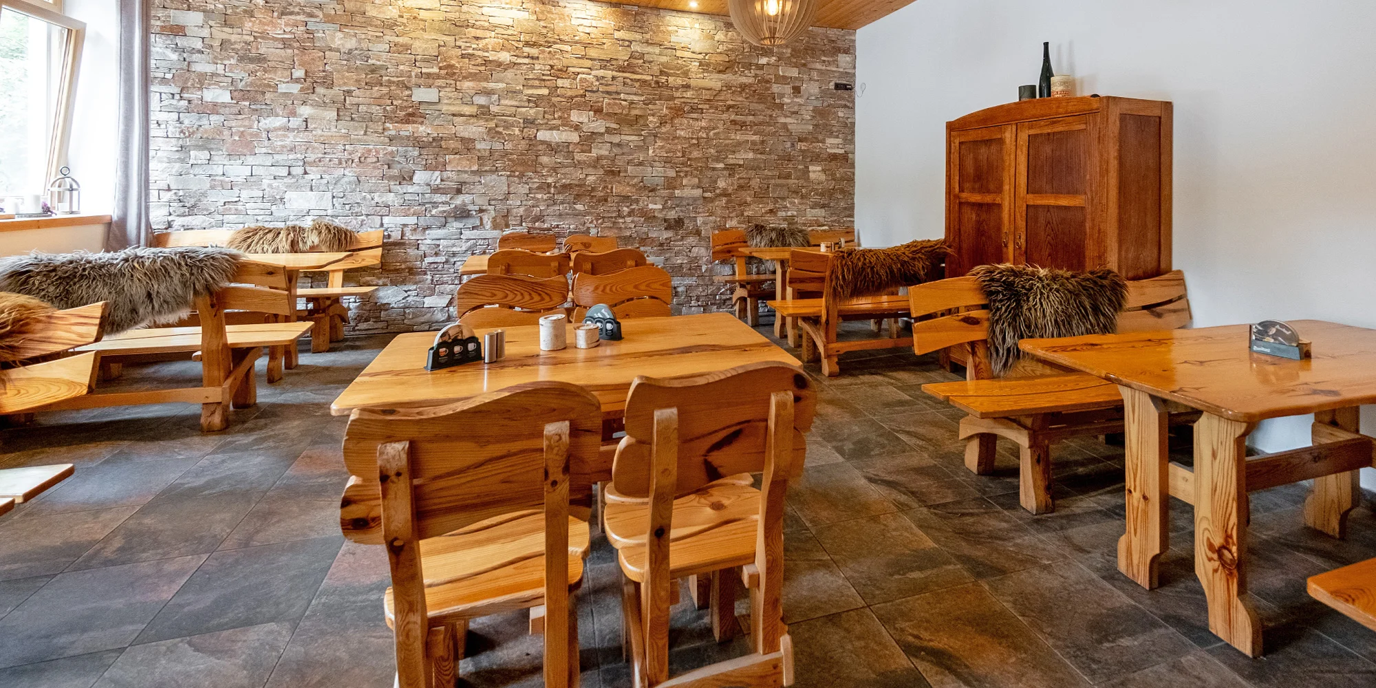 Romantický den pro dva: 5chodové menu, 2 hod. v privátním wellness i masáž