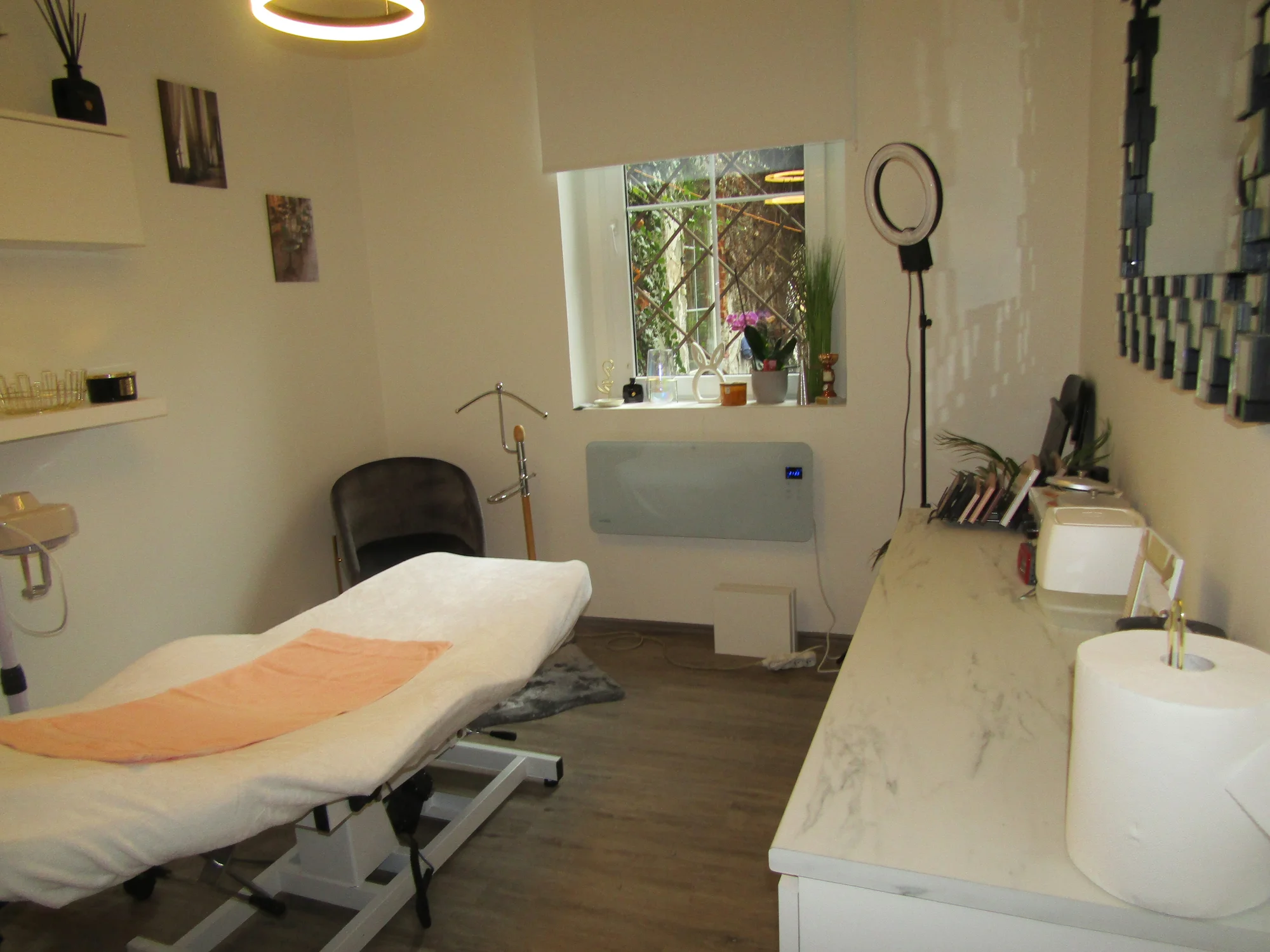 2 hod. zdravotní masáže zad a šíje s kombinací technik pro 1 osobu