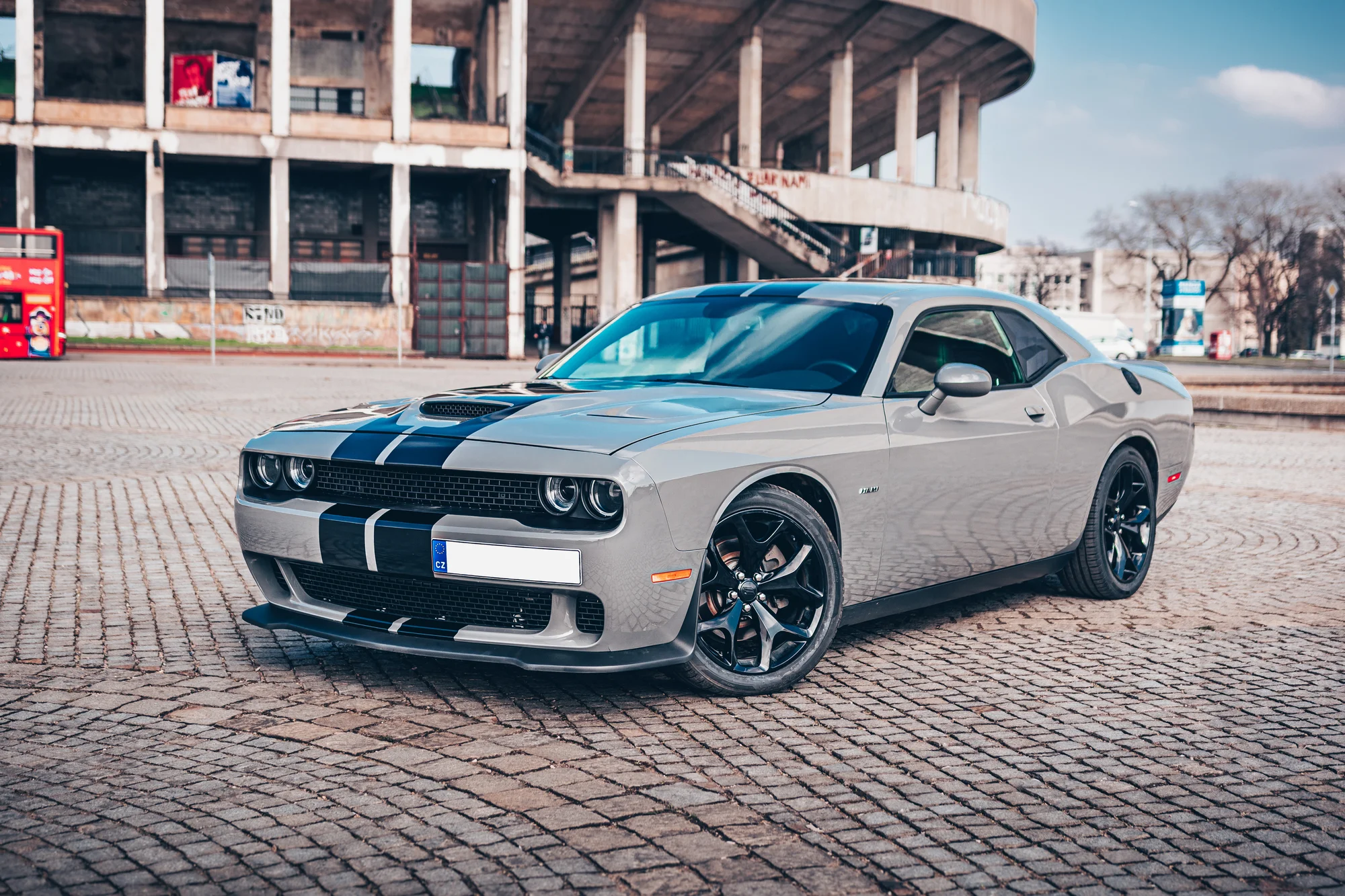 Zažijte pravou Ameriku s Dodge Challenger V8 HEMI: 20–50 min. jízdy i svezení se závodníkem