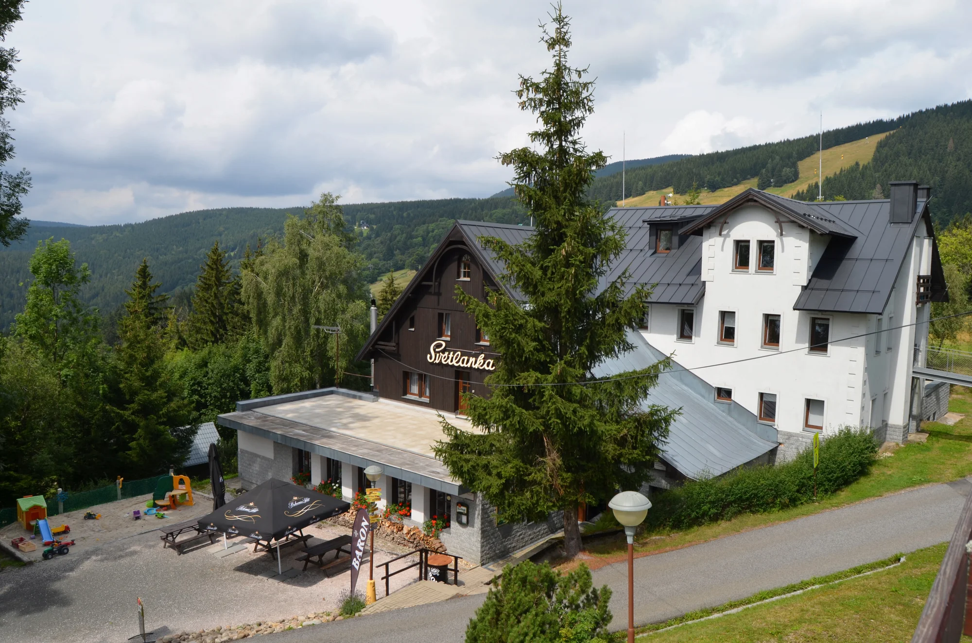 Na výlety do Krkonoš: horská chata v Rokytnici nad Jizerou s polopenzí