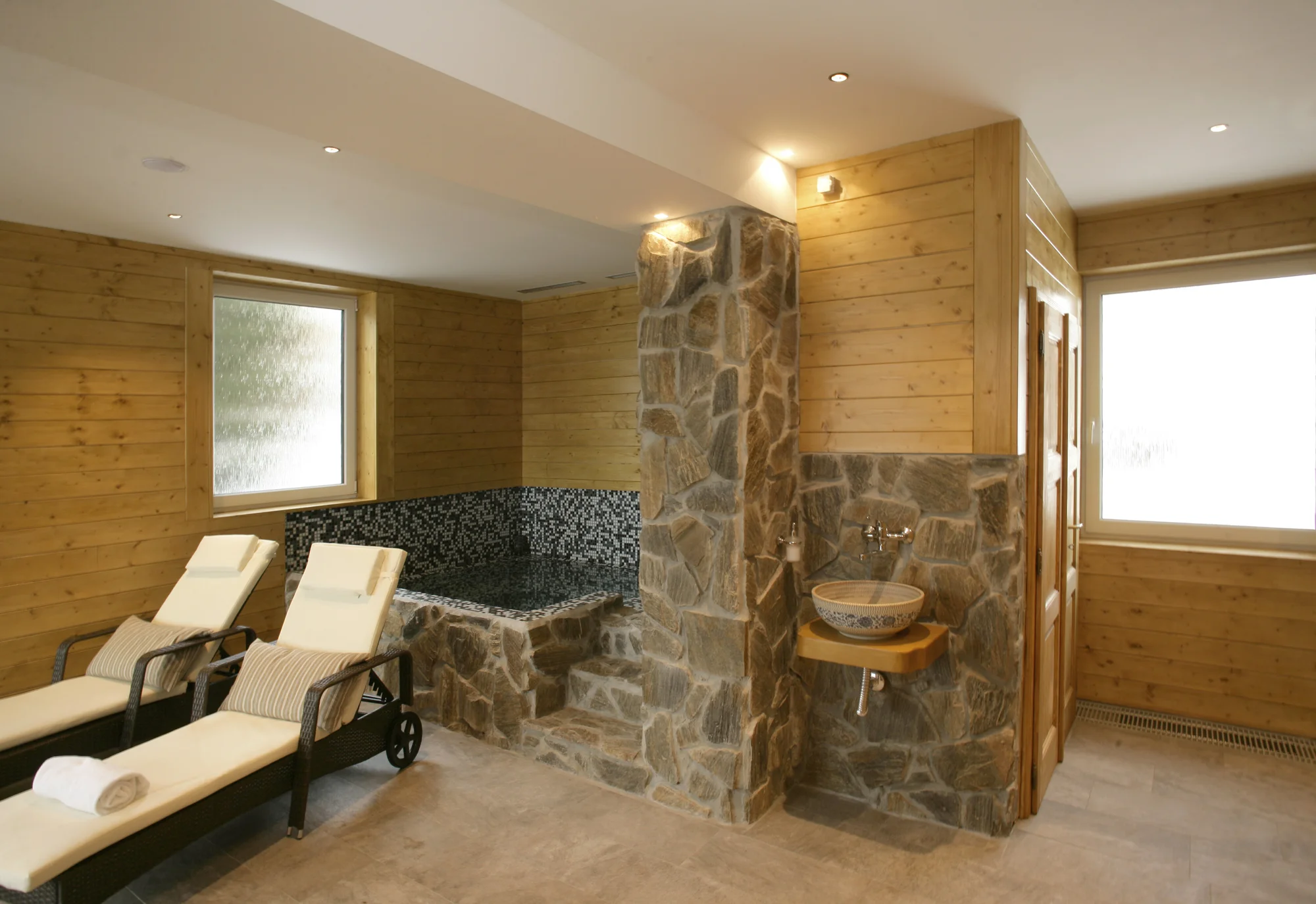 Pobyt v apartmánu mezi Krkonoši a Českým rájem: privátní wellness a prosecco