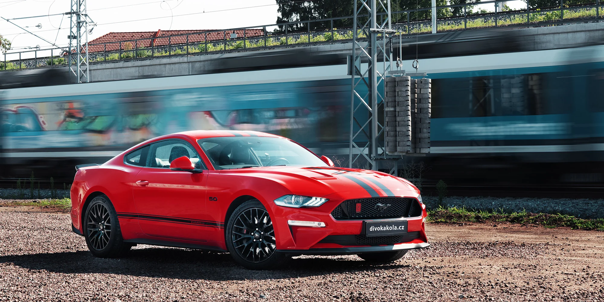 Nezapomenutelný zážitek: jízda nebo pronájem legendárního Fordu Mustang 5.0 V8 Coyote