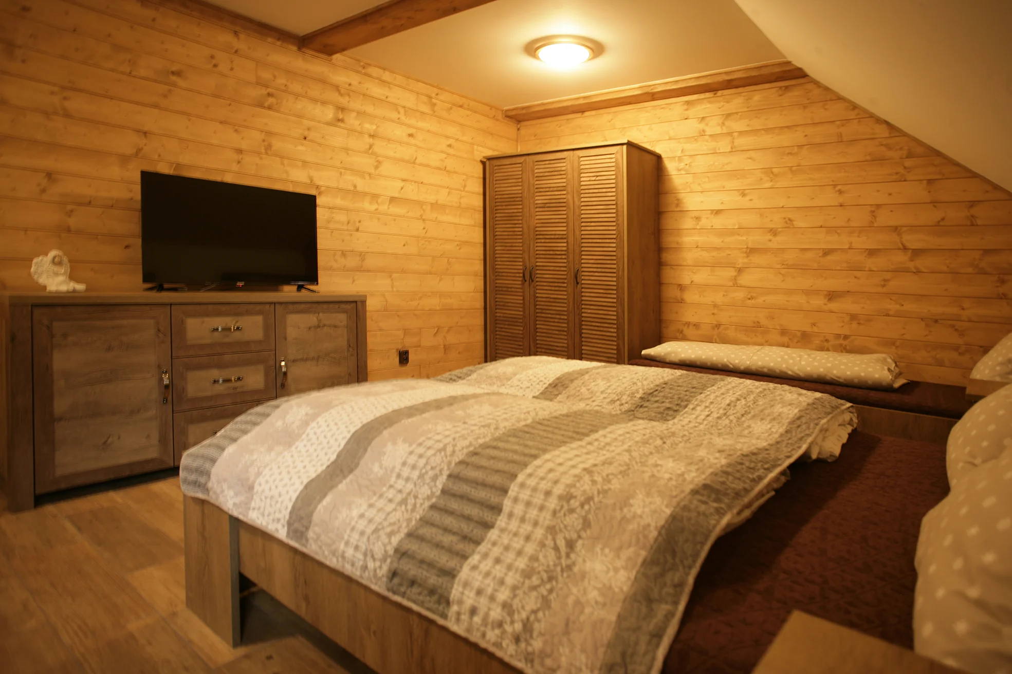 Pobyt v apartmánu mezi Krkonoši a Českým rájem: privátní wellness a prosecco