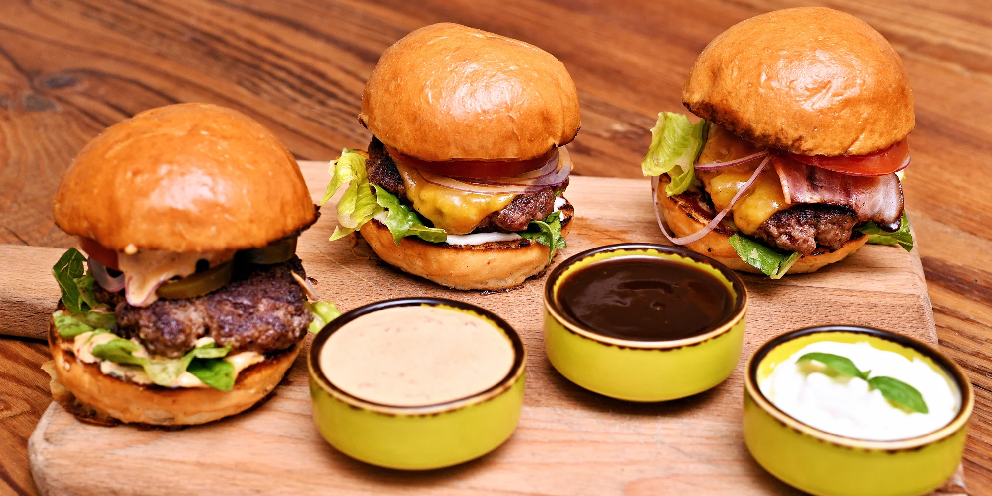 Degustační set miniburgerů s hranolky i s lahví prosecca pro 1–4 osoby