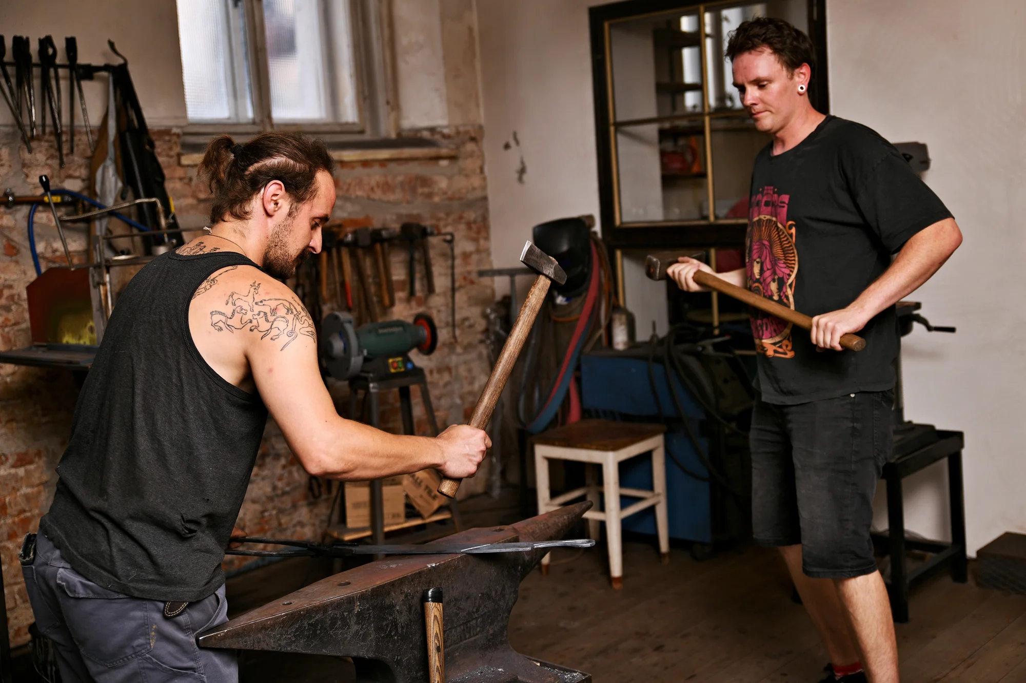 Kovářský workshop: vyrobte si svícen a svíčky či nůž nebo dýku