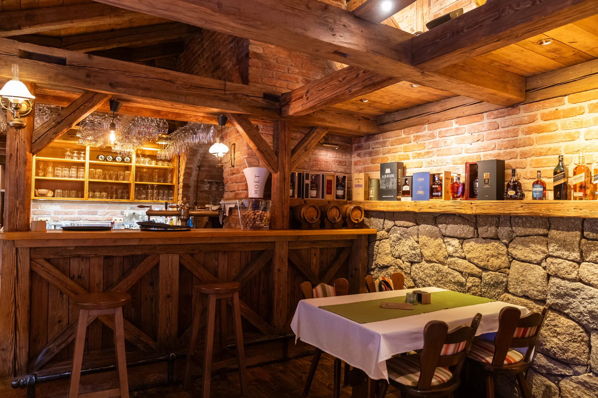Luxusní 3chod. středomořské menu: krevety, humr i sklenka šampaňského