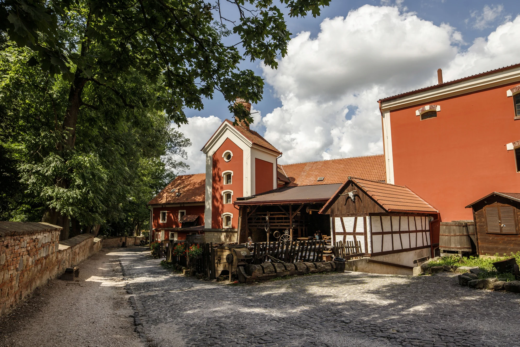 Noc plná zážitků: Středověký hotel v Dětenicích, dobový program i hostina