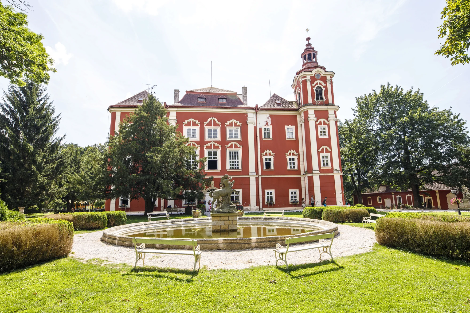 Noc plná zážitků: Středověký hotel v Dětenicích, dobový program i hostina