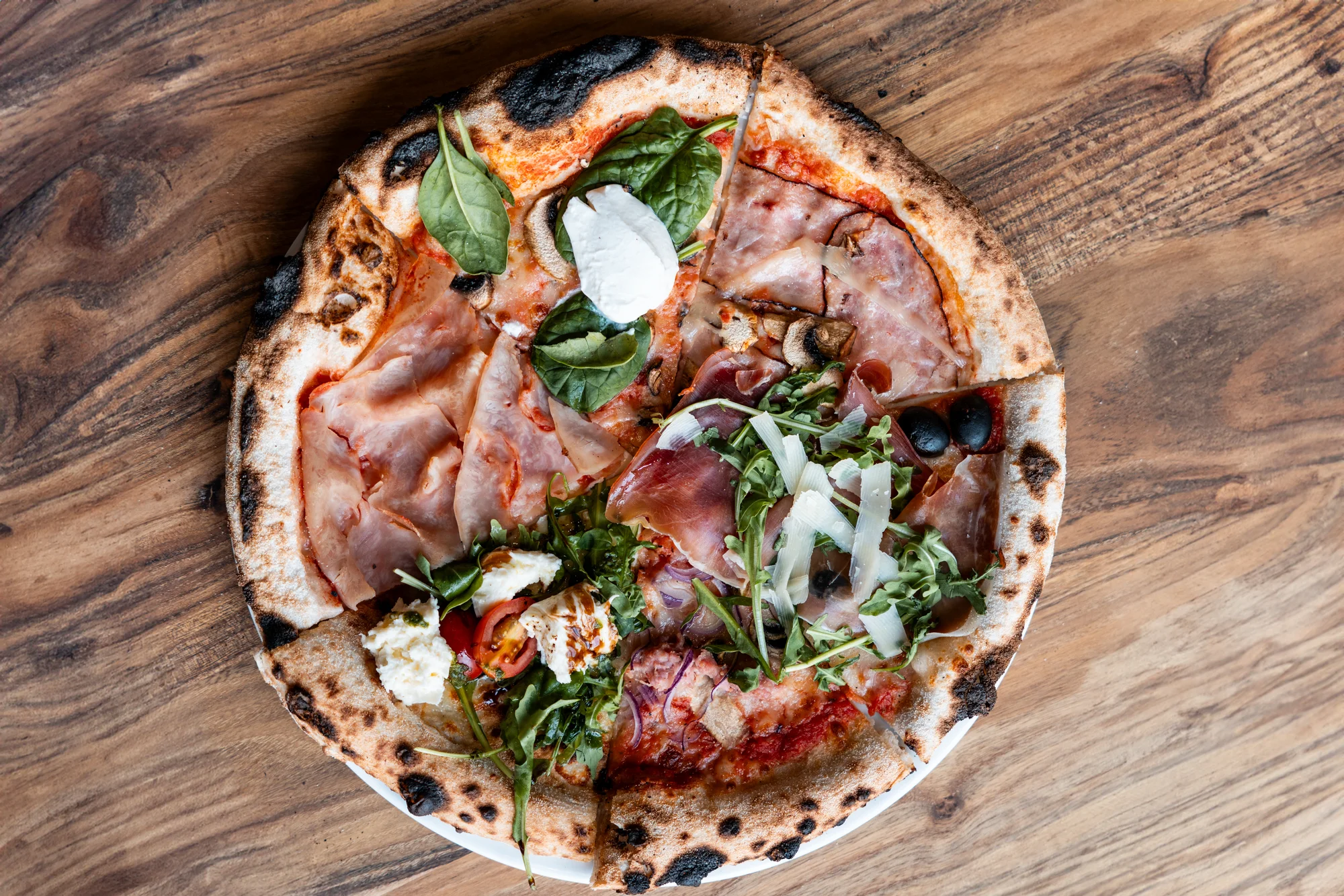 1 000–2 000 Kč na cokoliv v luxusní pizzerii Imperial Pizza Liberec