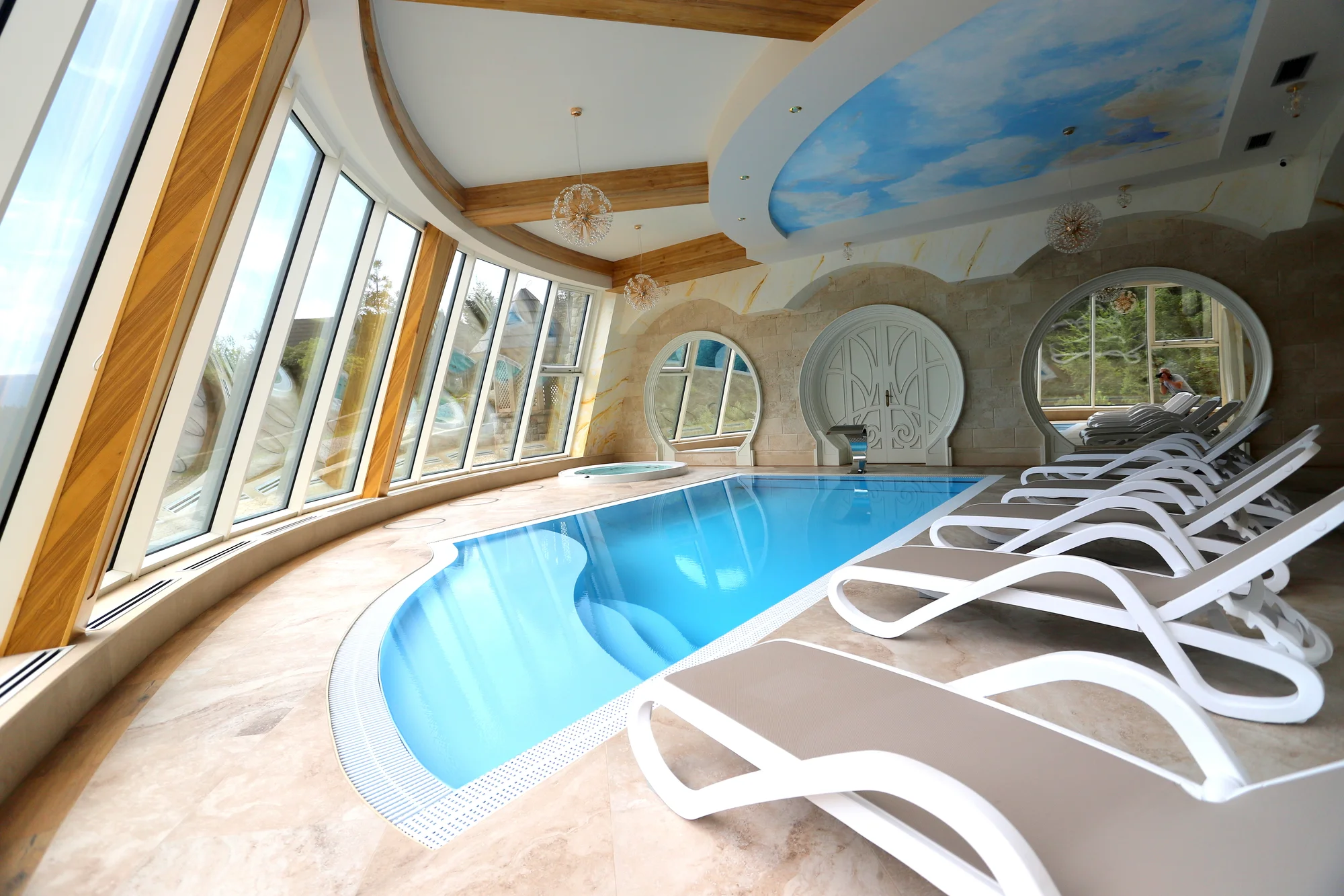 5* resort v polských Beskydech: pobyt až pro 6 osob s jídlem, bazénem, vířivkou i saunou, akce 2 děti zdarma